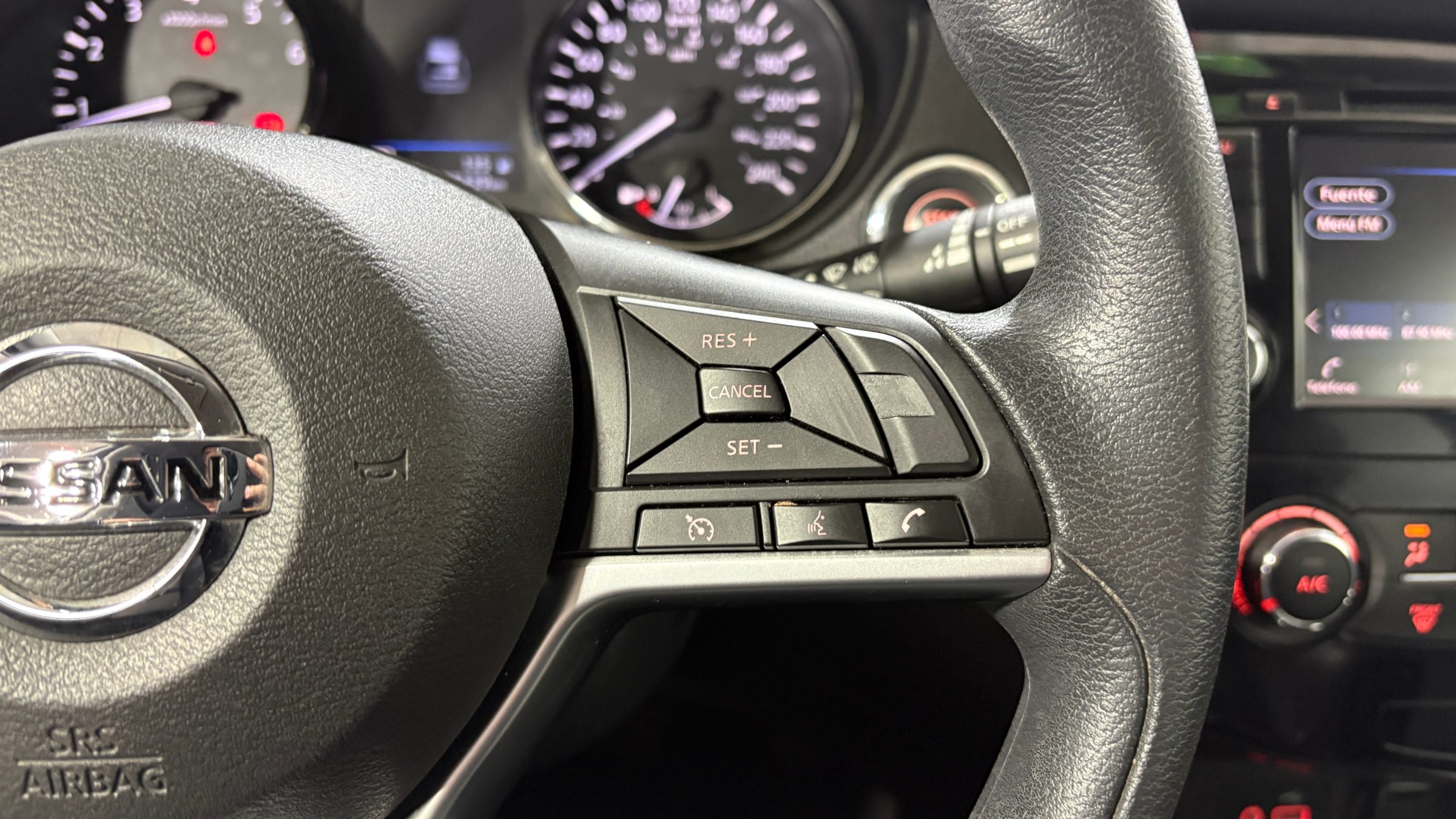 Nissan X-Trail — foto 16 de 22