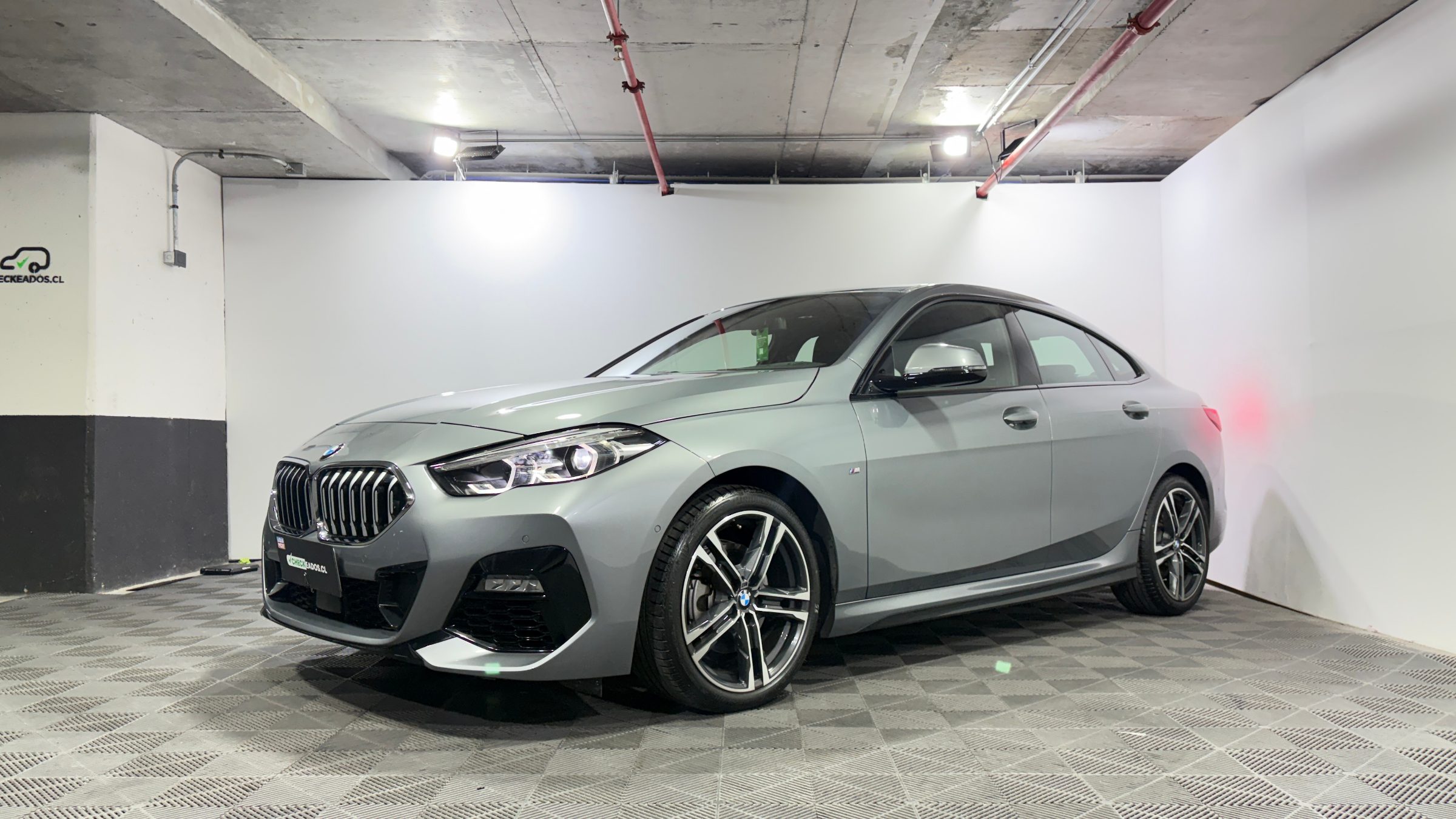 BMW 218 — foto 3 de 22