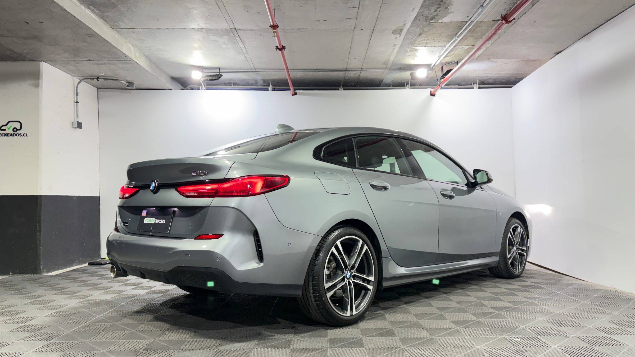 BMW 218 — foto 7 de 22