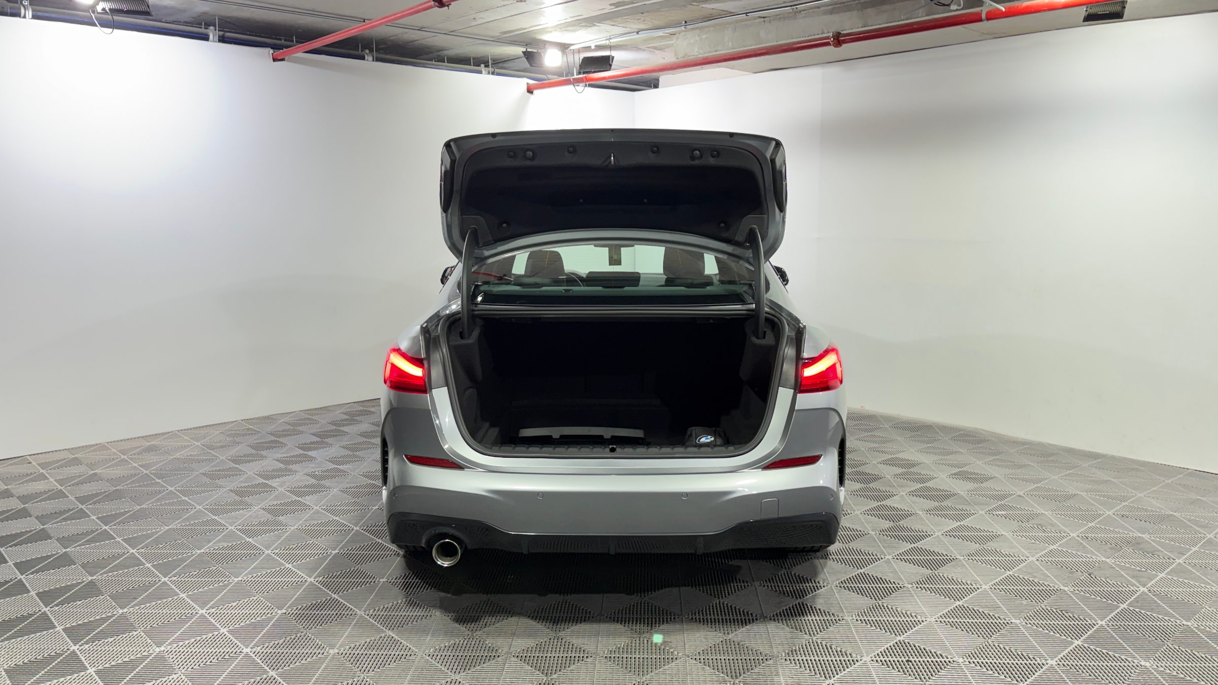 BMW 218 — foto 9 de 22