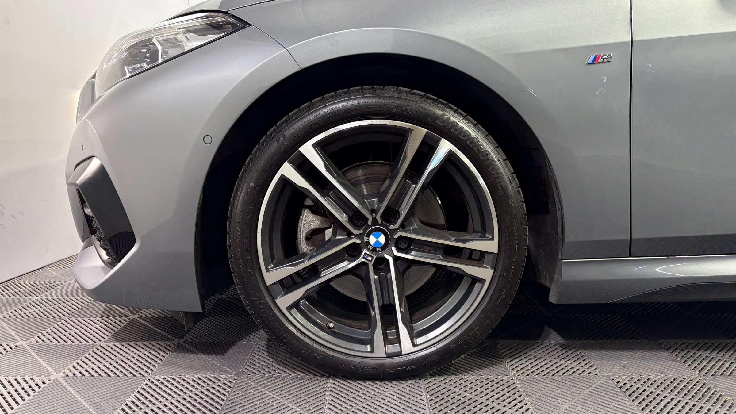 BMW 218 — foto 21 de 22