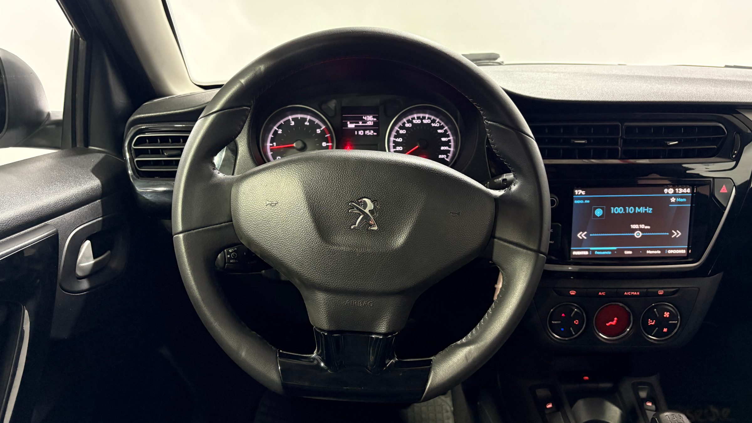 Peugeot 301 — foto 13 de 23
