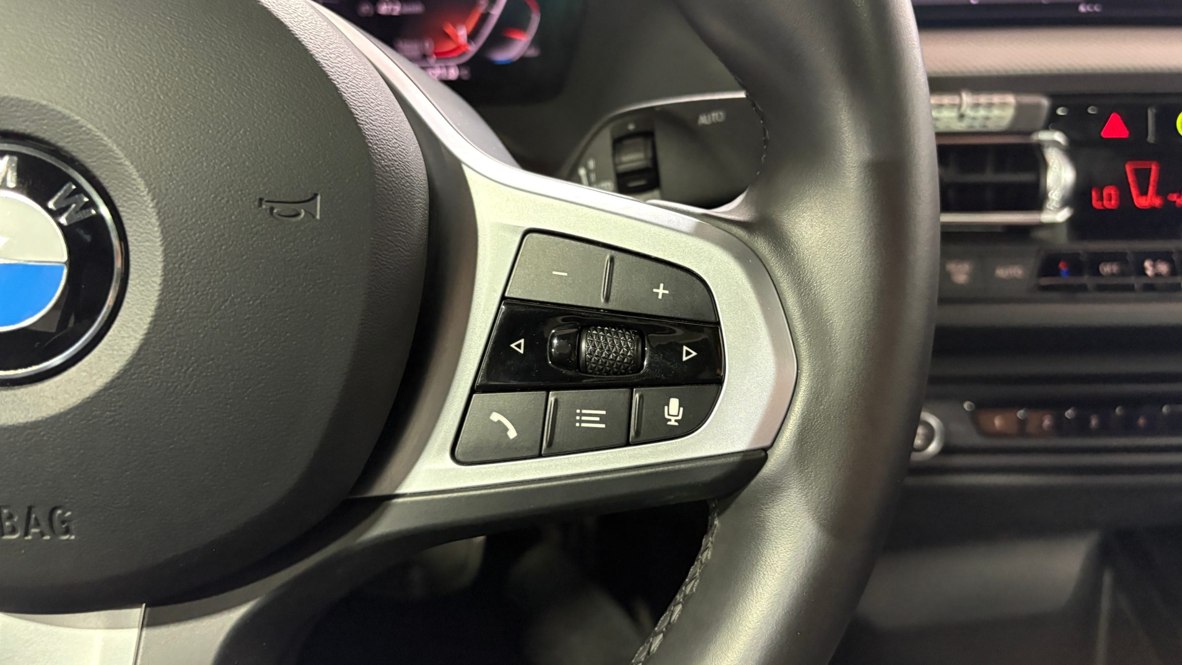BMW 218 — foto 15 de 22