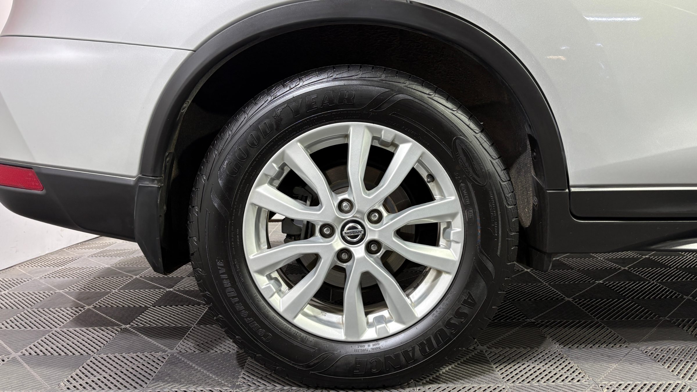 Nissan X-Trail — foto 19 de 22