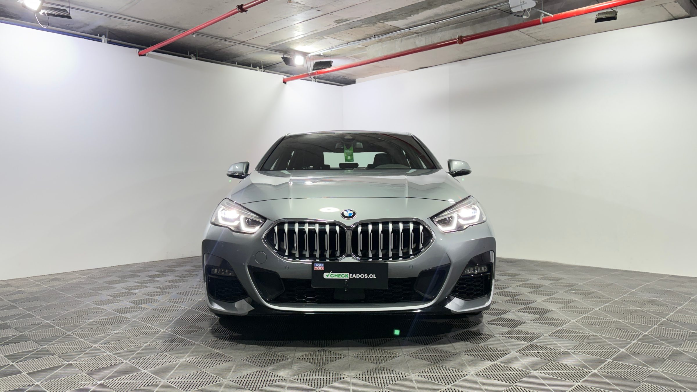 BMW 218 — foto 2 de 22