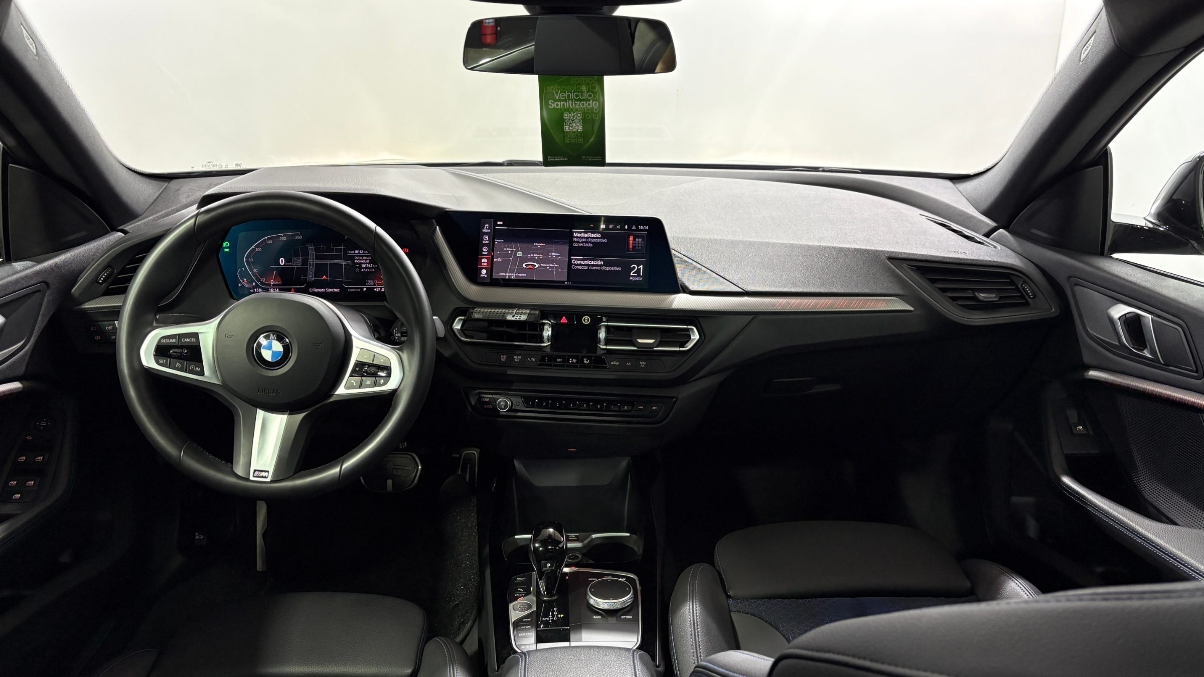BMW 218 — foto 12 de 22