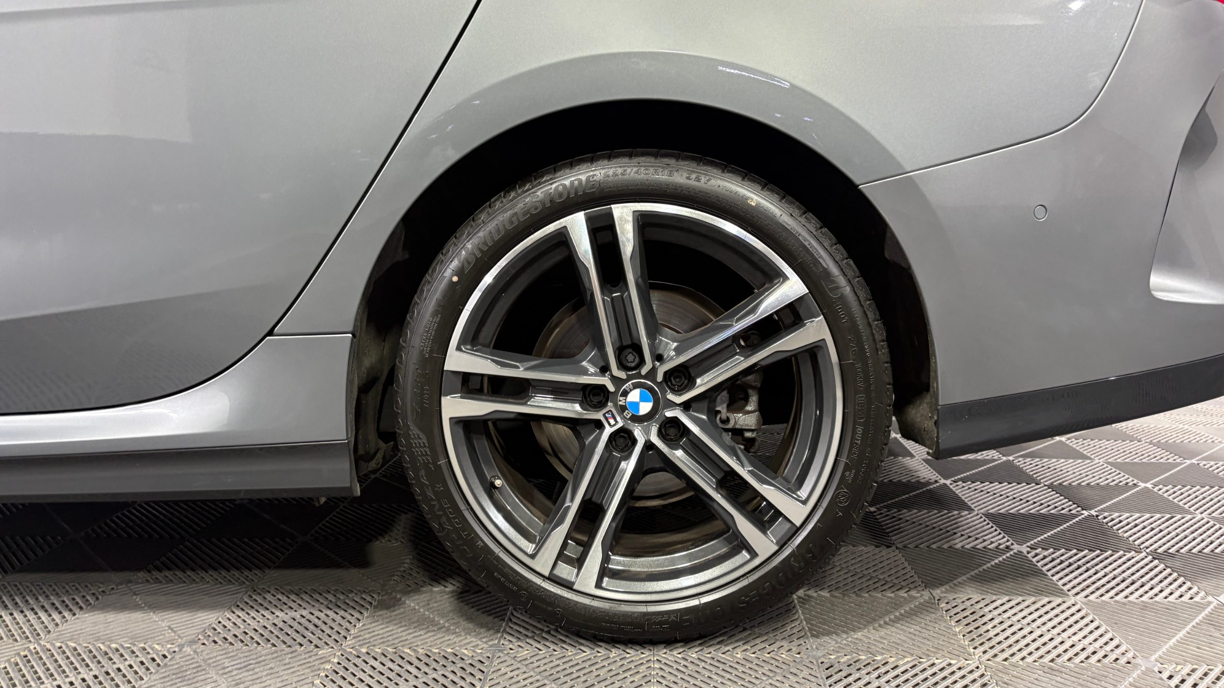 BMW 218 — foto 22 de 22