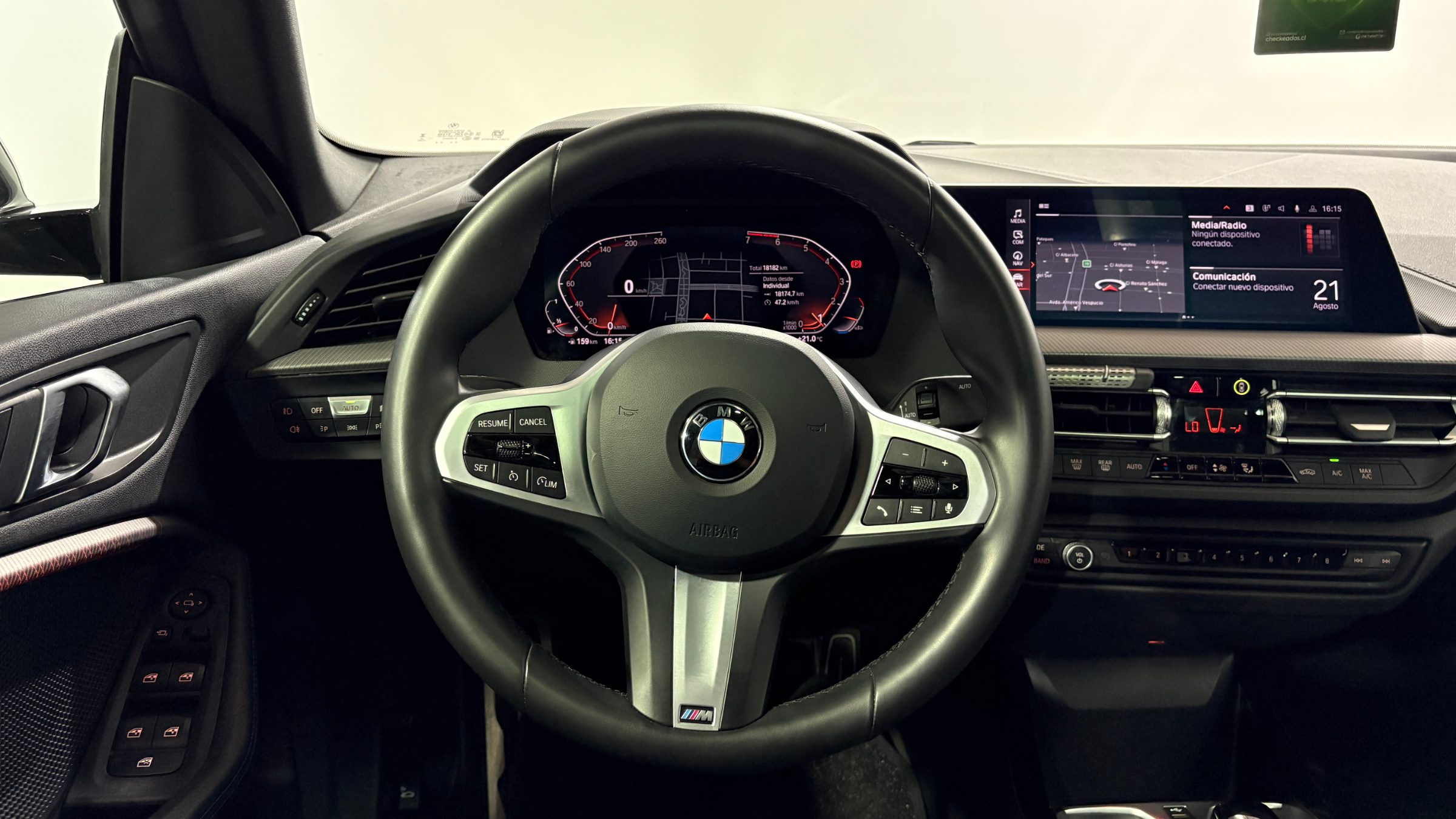 BMW 218 — foto 13 de 22