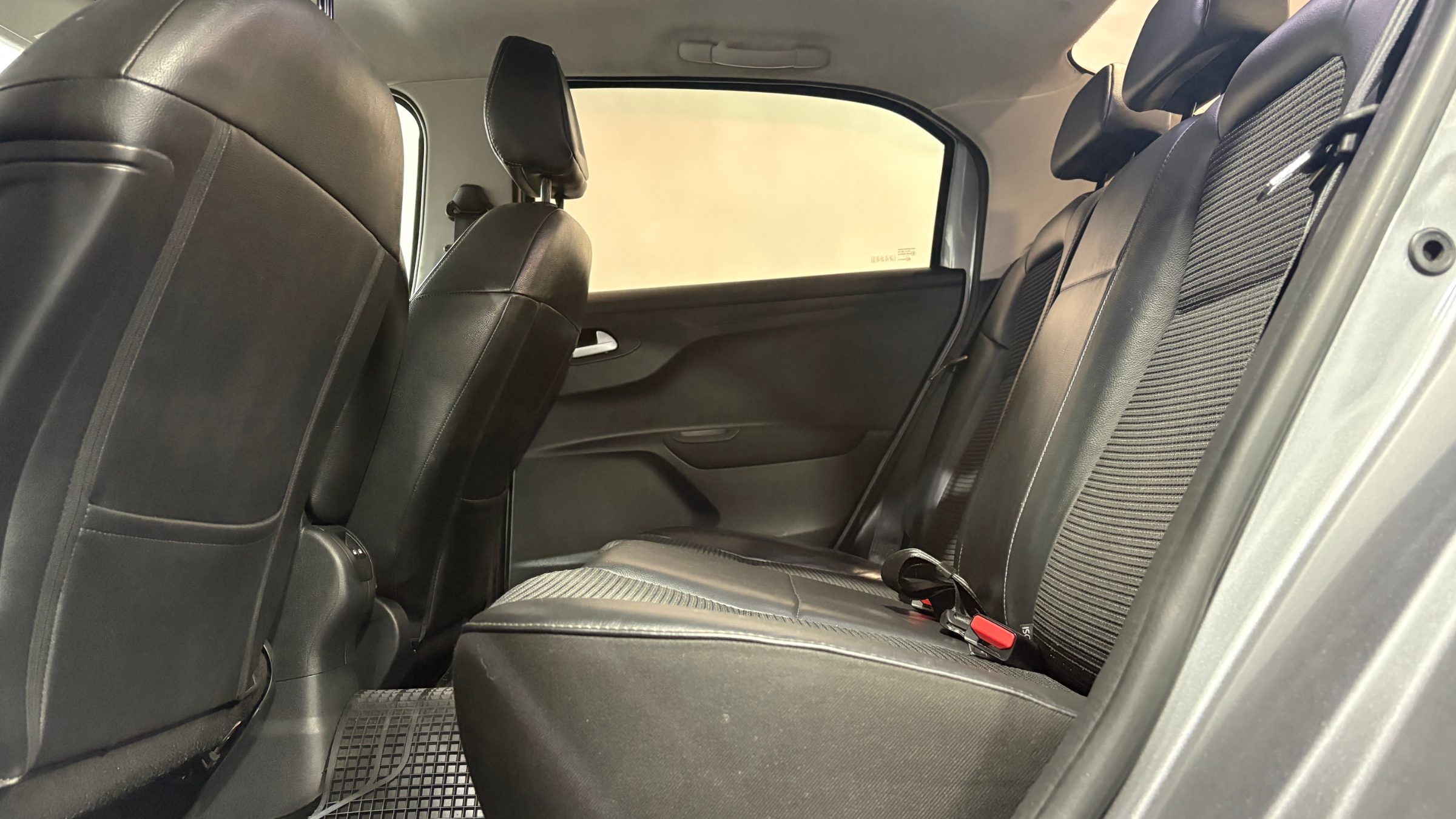 Peugeot 301 — foto 11 de 23