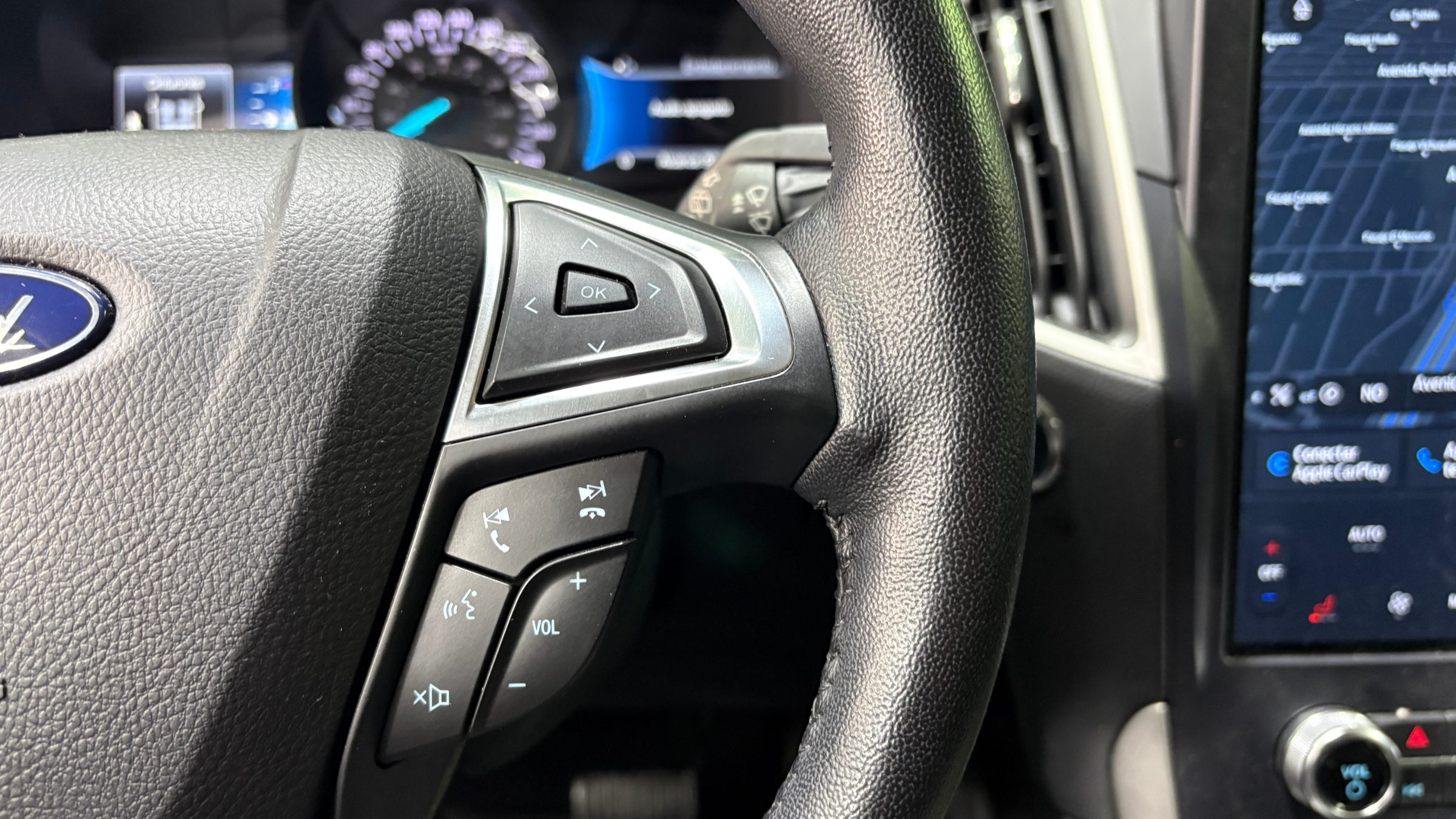 Ford Edge — foto 15 de 21