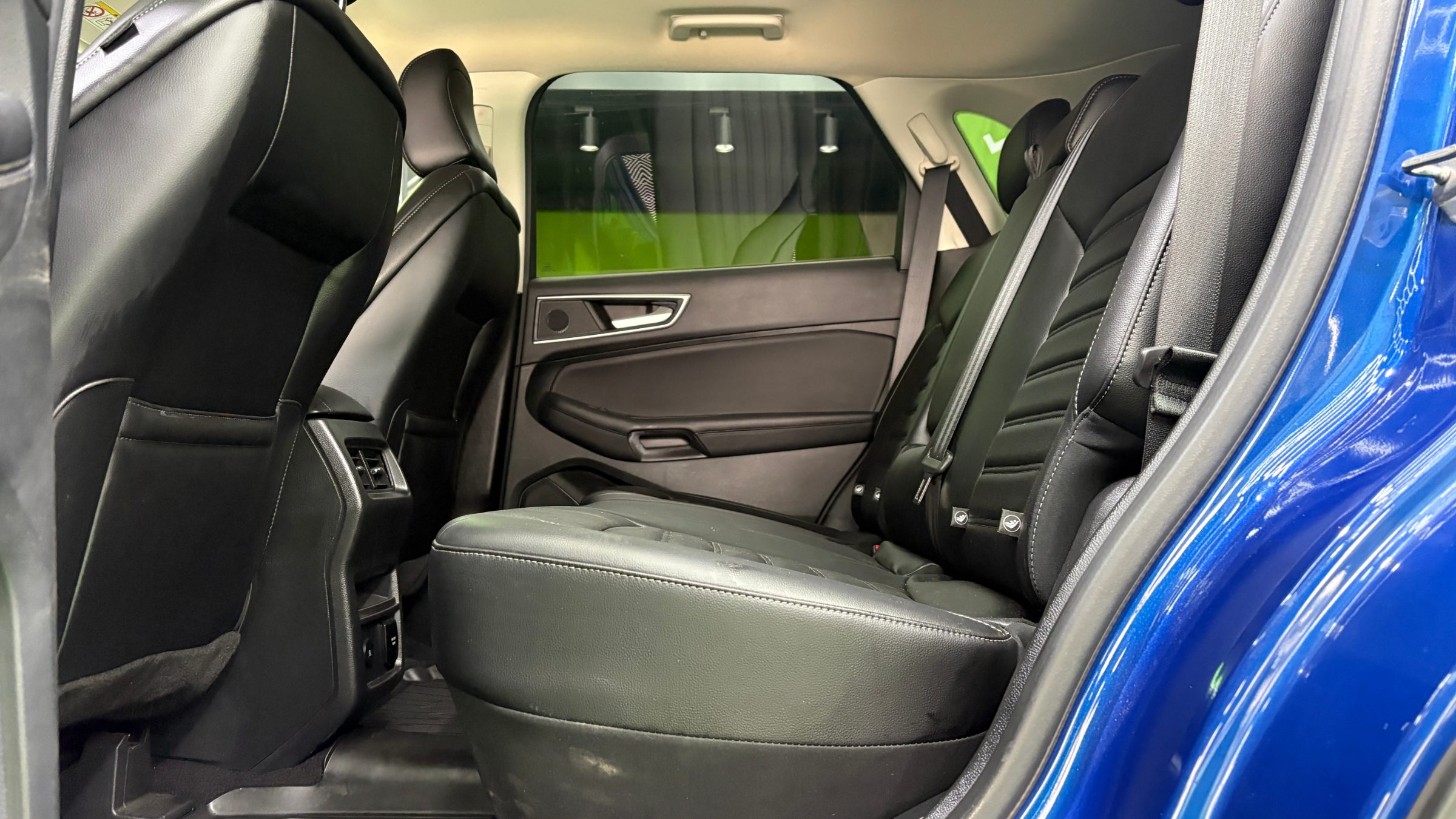 Ford Edge — foto 11 de 21