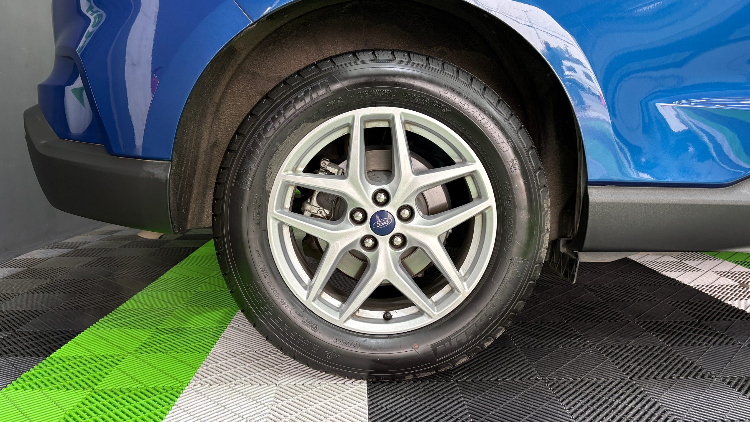 Ford Edge — foto 18 de 21