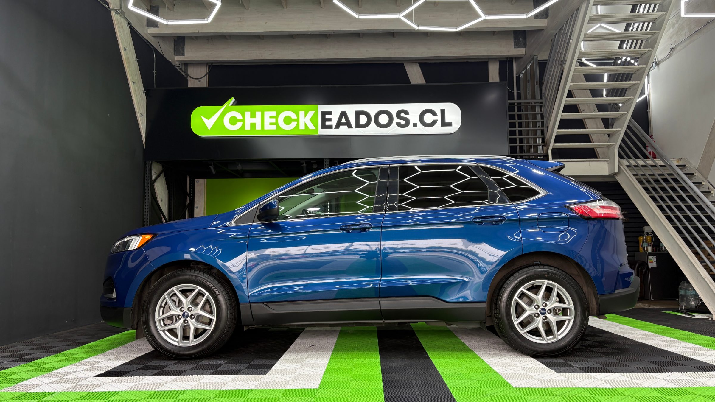 Ford Edge — foto 4 de 21
