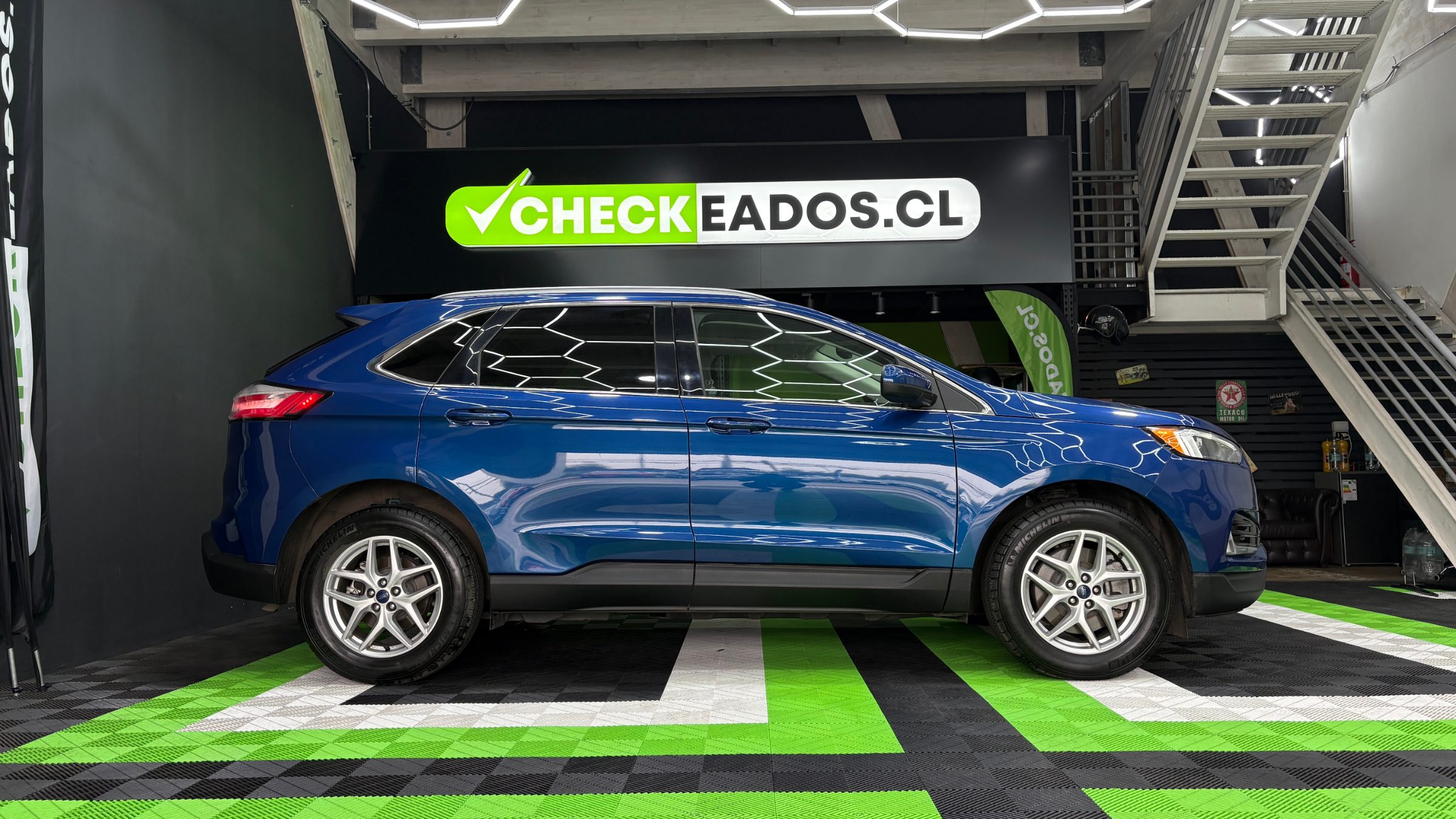 Ford Edge — foto 6 de 21