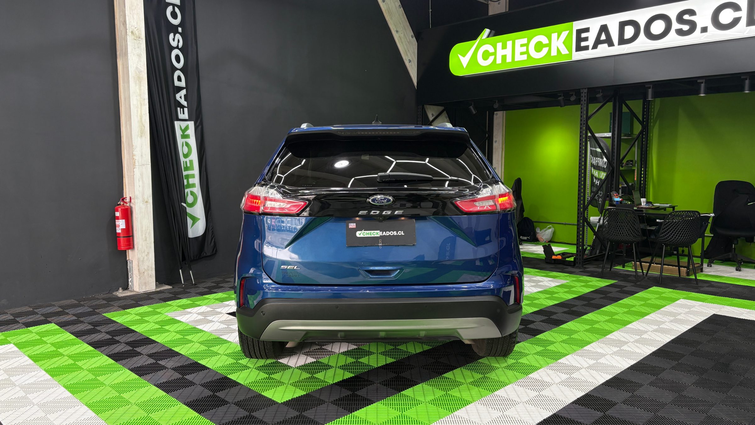 Ford Edge — foto 8 de 21