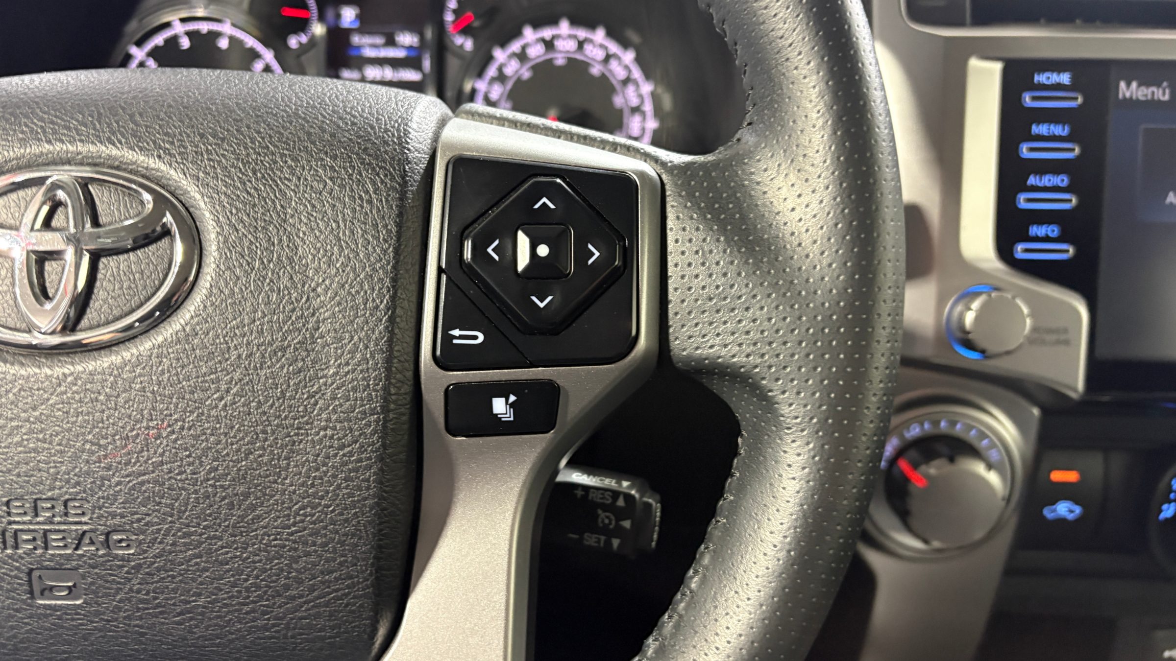 Toyota 4Runner — foto 16 de 24