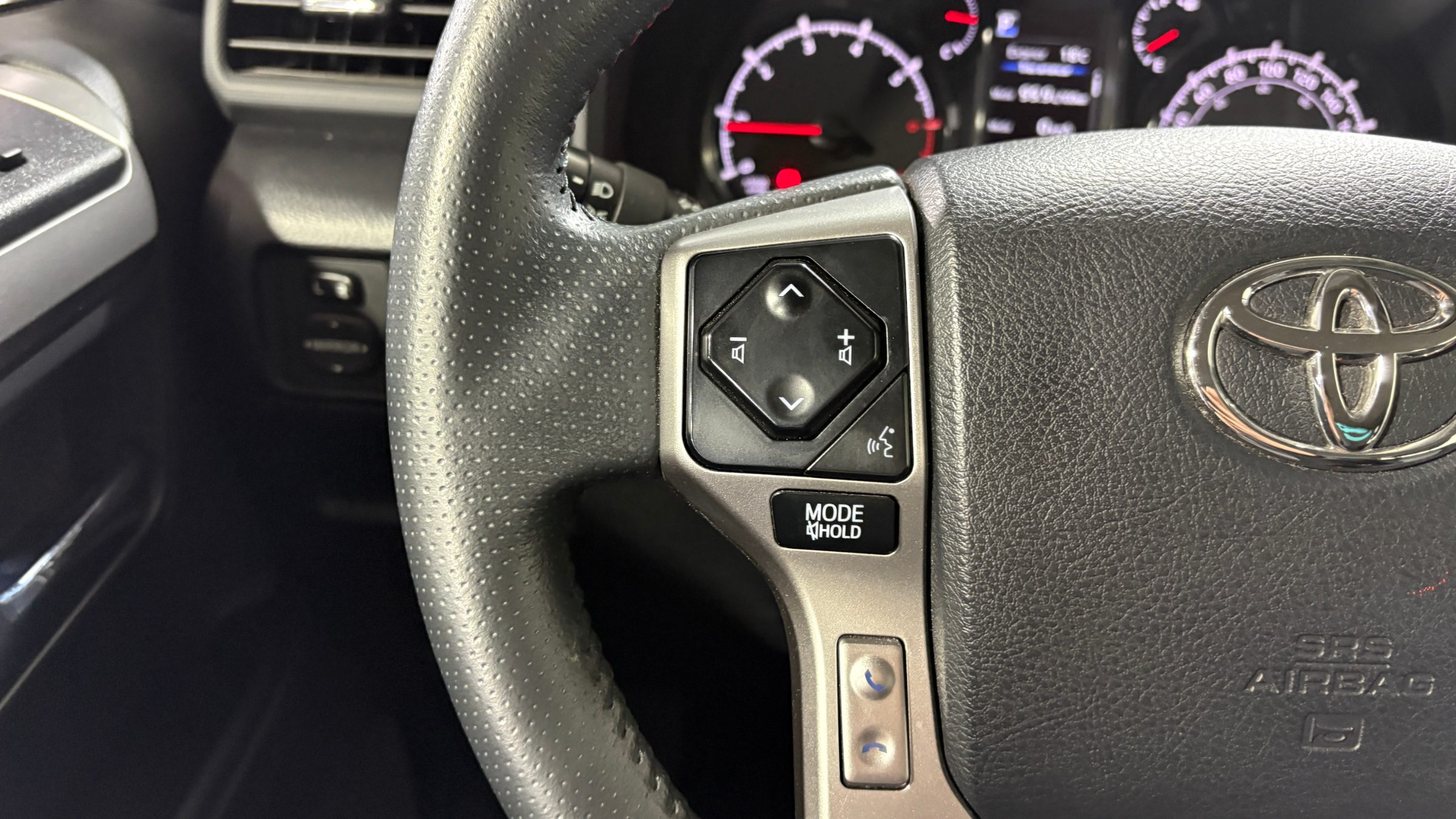Toyota 4Runner — foto 15 de 24