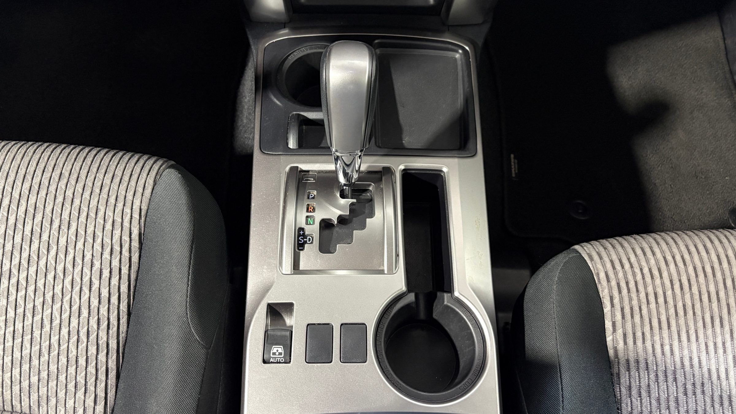 Toyota 4Runner — foto 17 de 24
