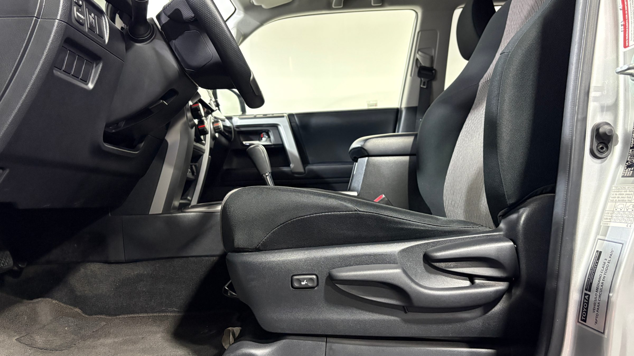 Toyota 4Runner — foto 10 de 24