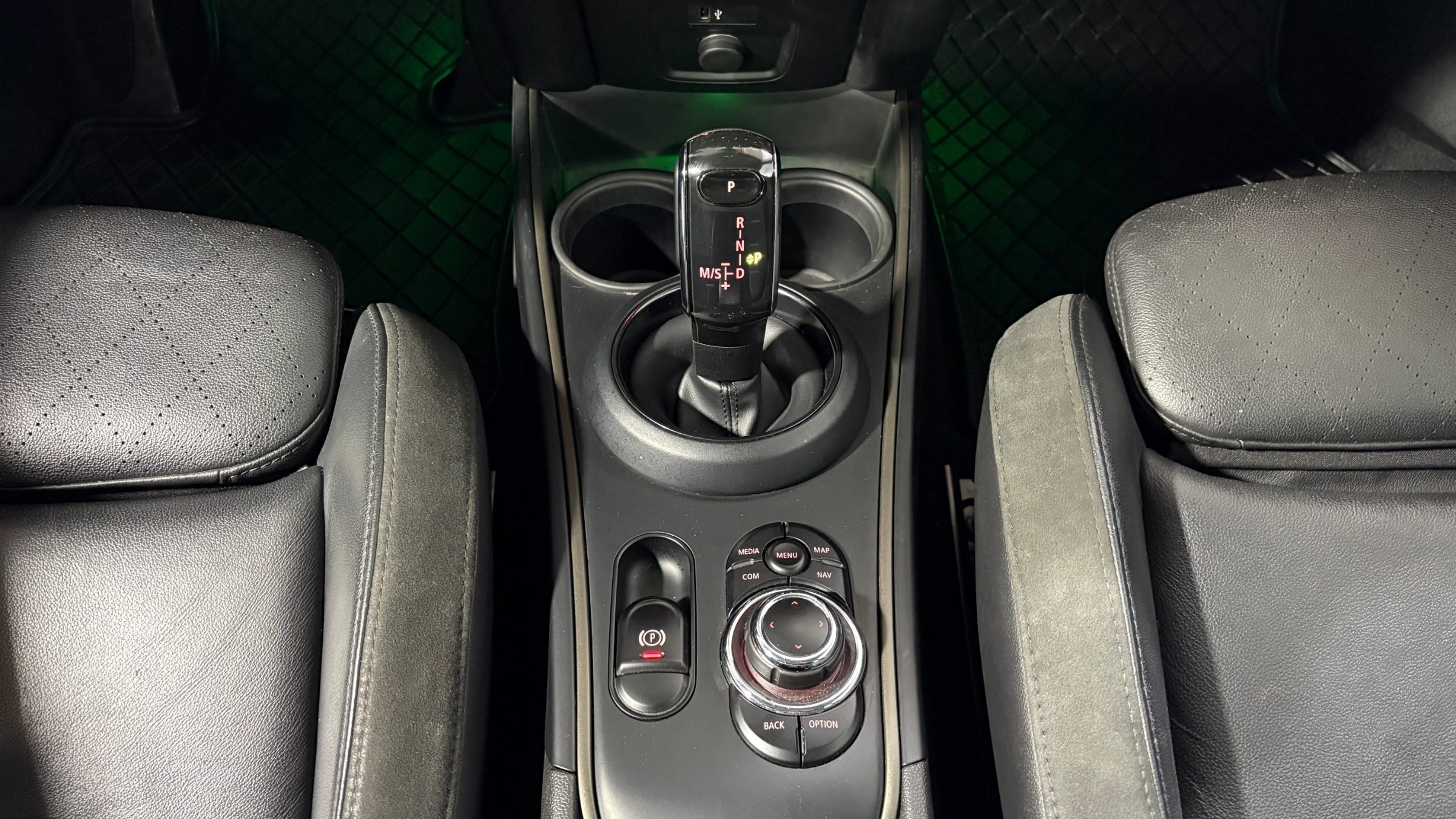 MINI Countryman Cooper — foto 16 de 22