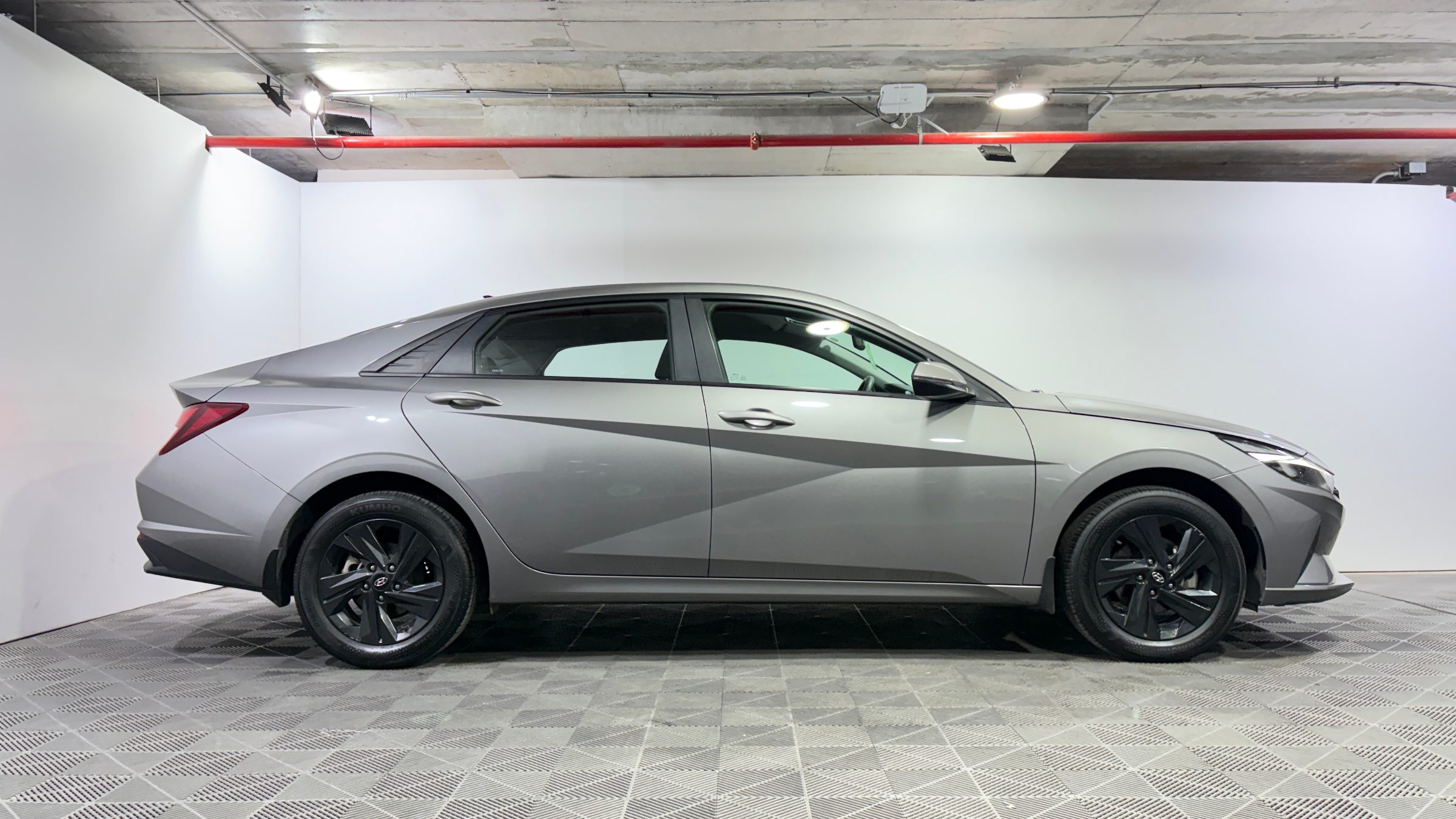 Hyundai Elantra — foto 6 de 22