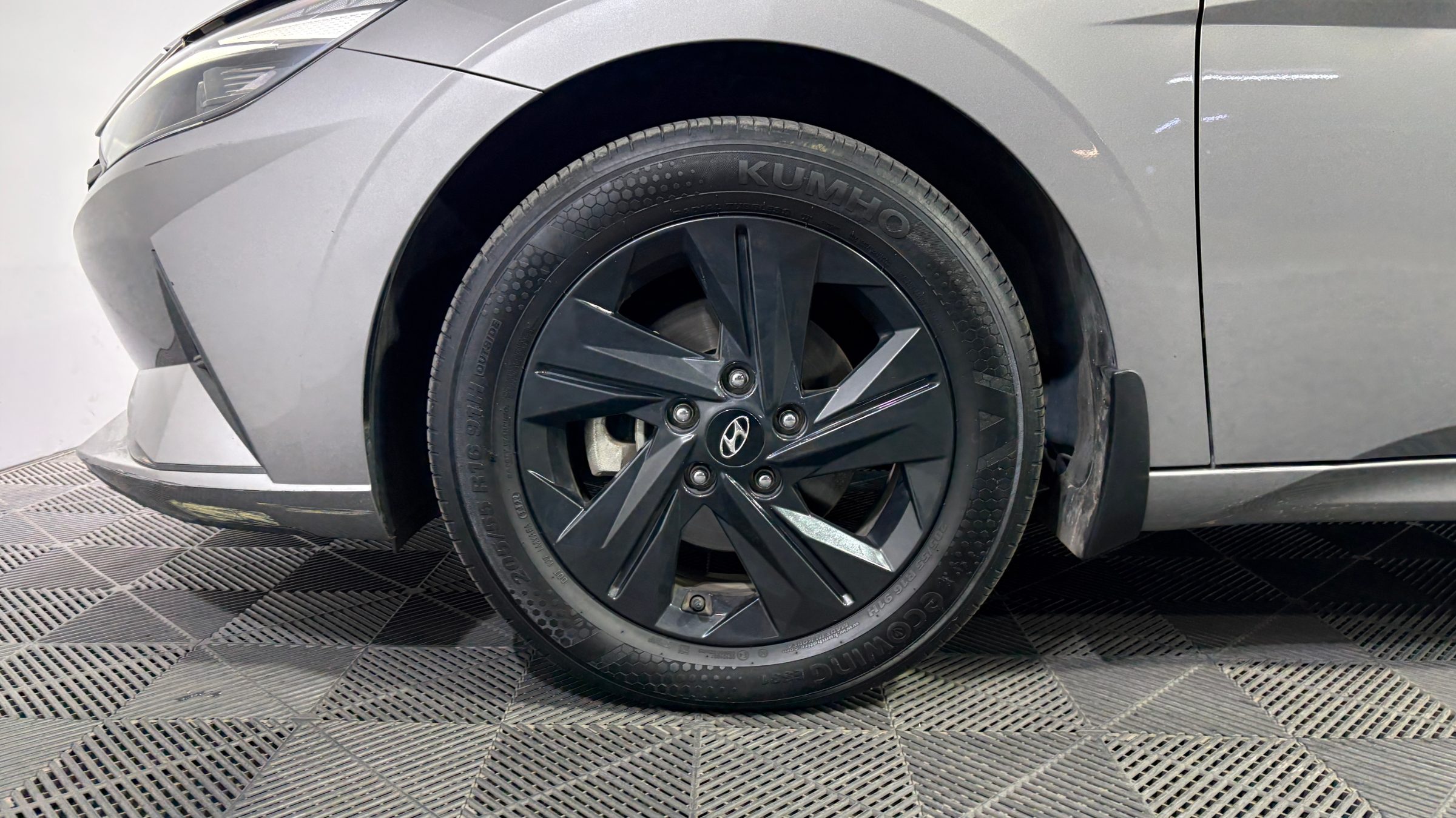 Hyundai Elantra — foto 21 de 22