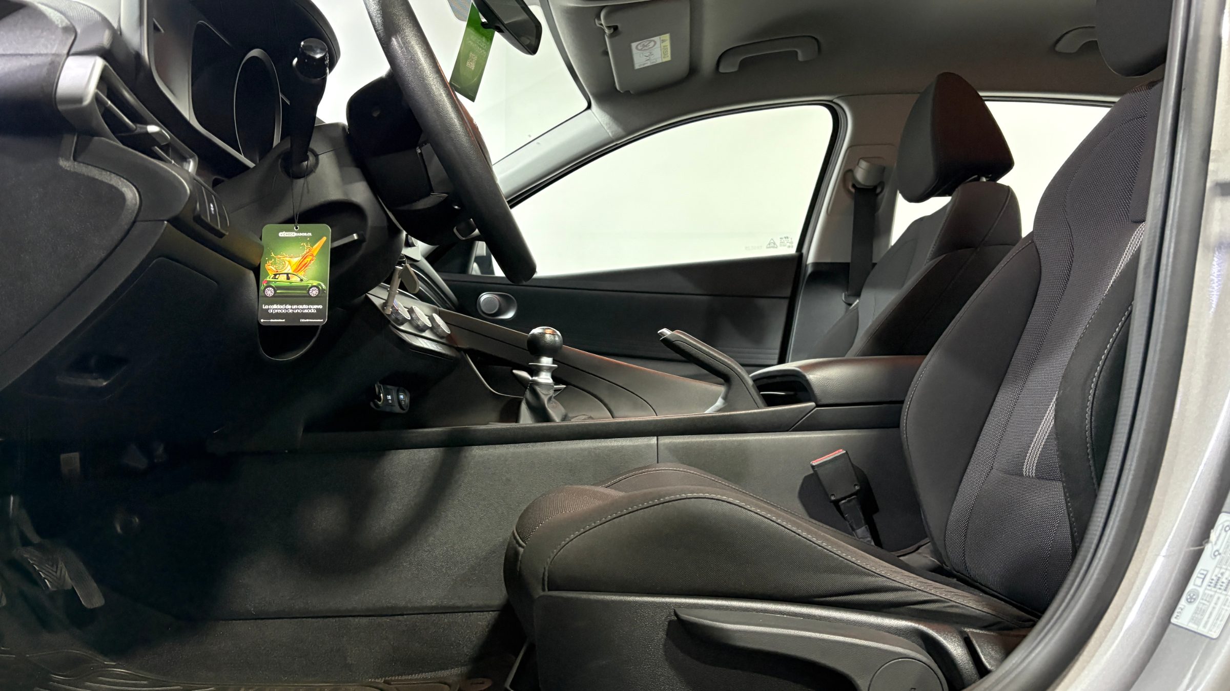 Hyundai Elantra — foto 10 de 22