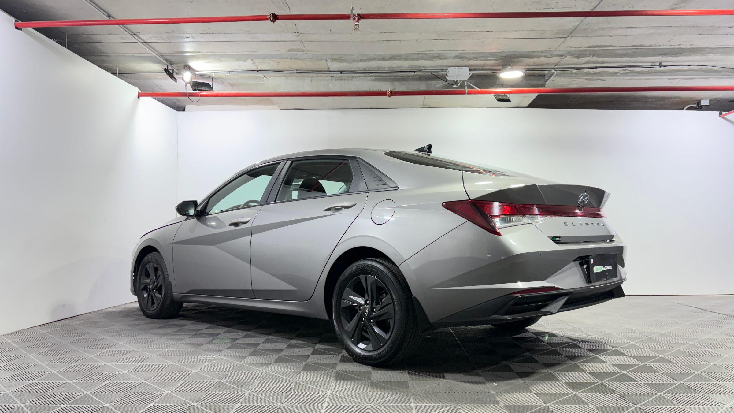 Hyundai Elantra — foto 5 de 22