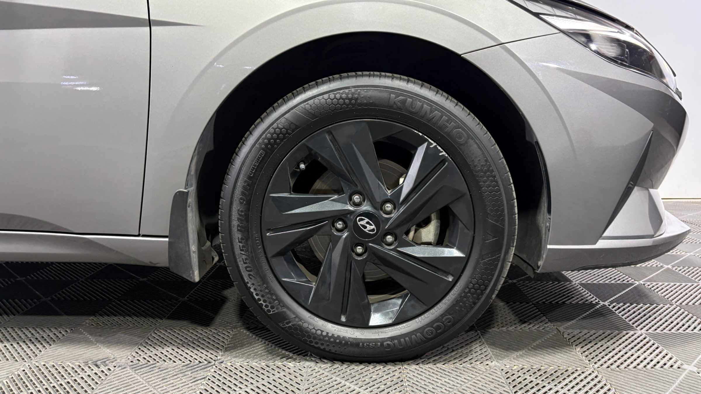 Hyundai Elantra — foto 20 de 22