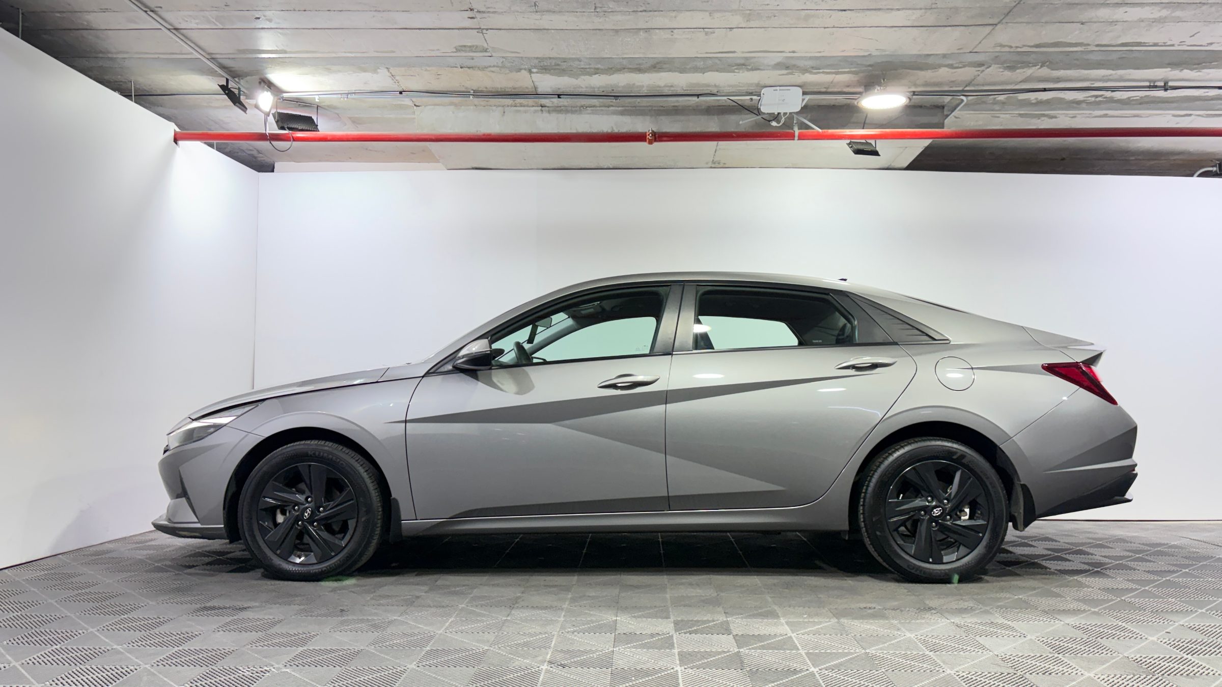 Hyundai Elantra — foto 4 de 22