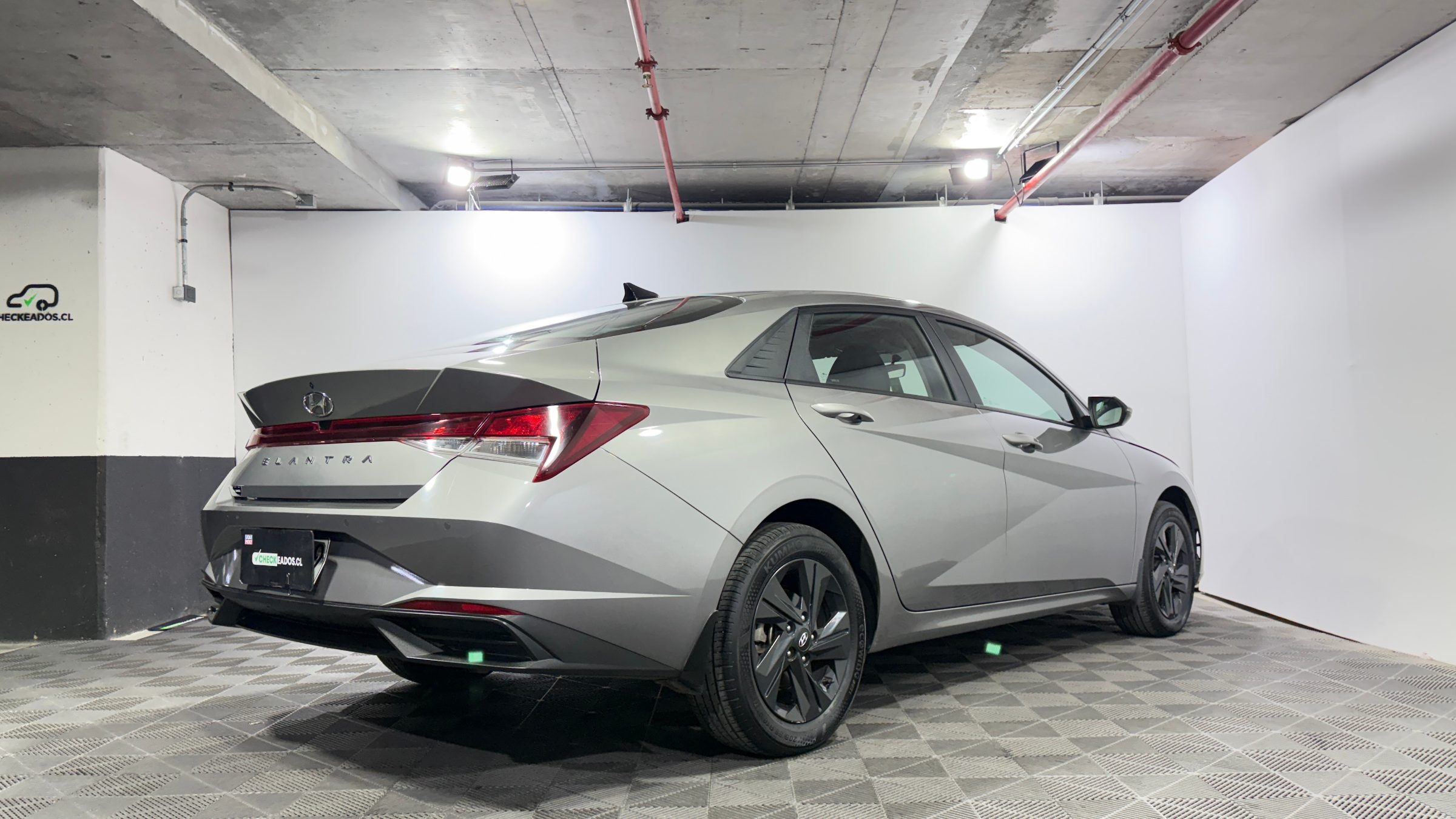 Hyundai Elantra — foto 7 de 22