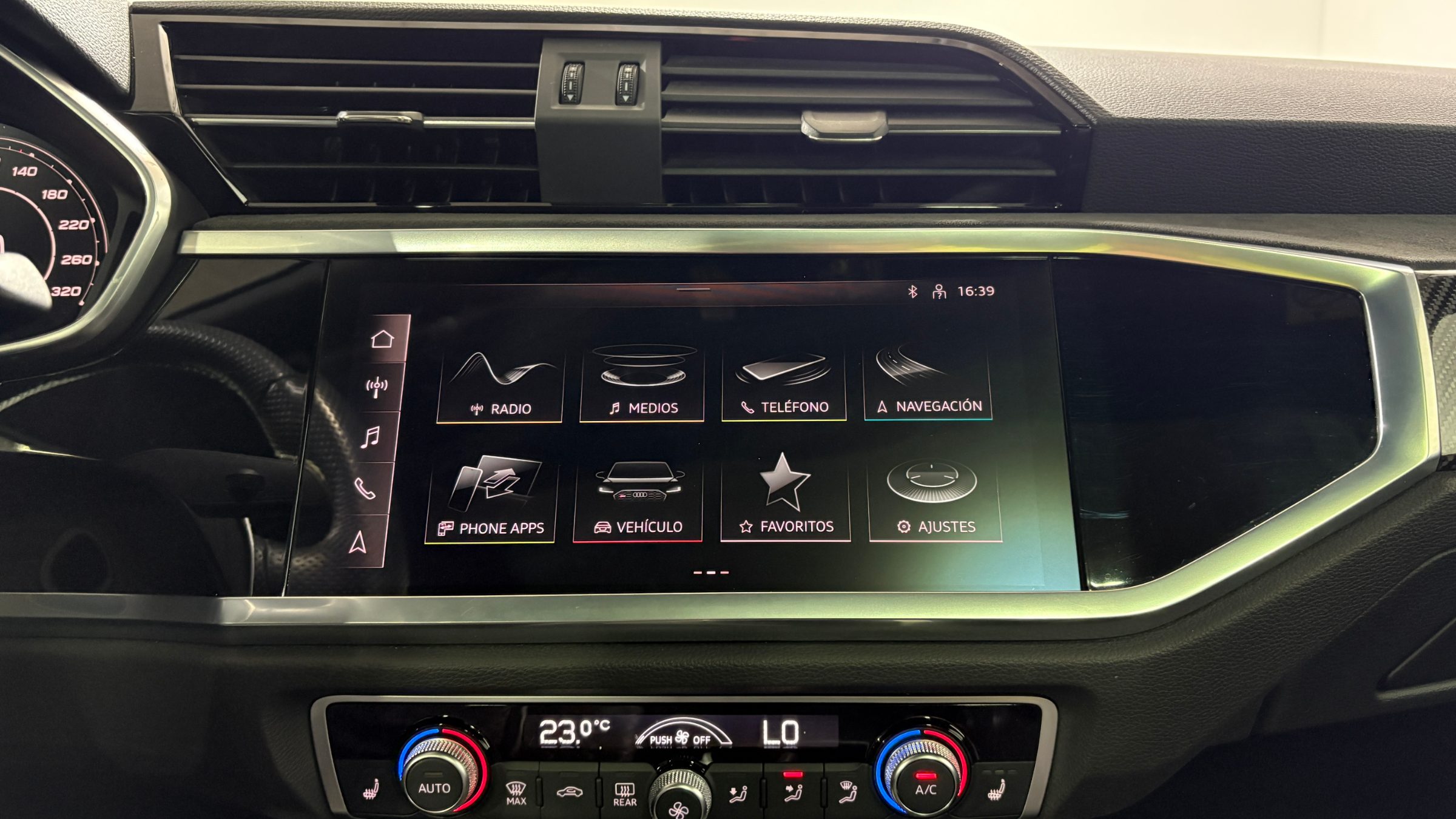 Audi Rsq3 — foto 18 de 23