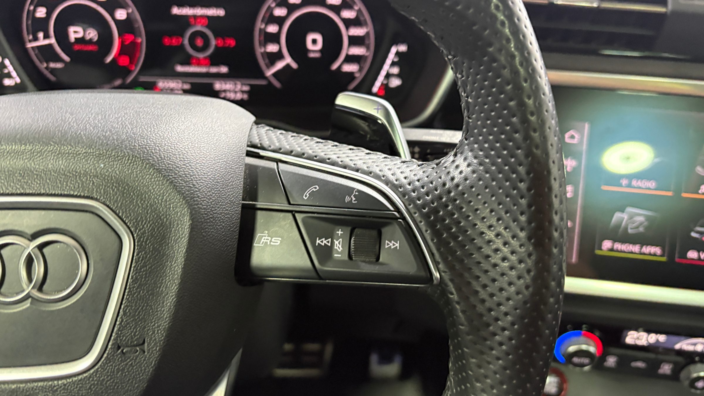 Audi Rsq3 — foto 15 de 23