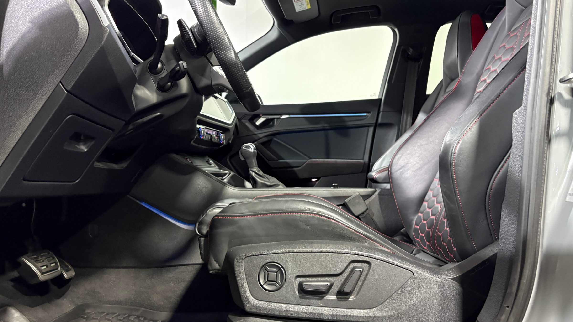 Audi Rsq3 — foto 10 de 23