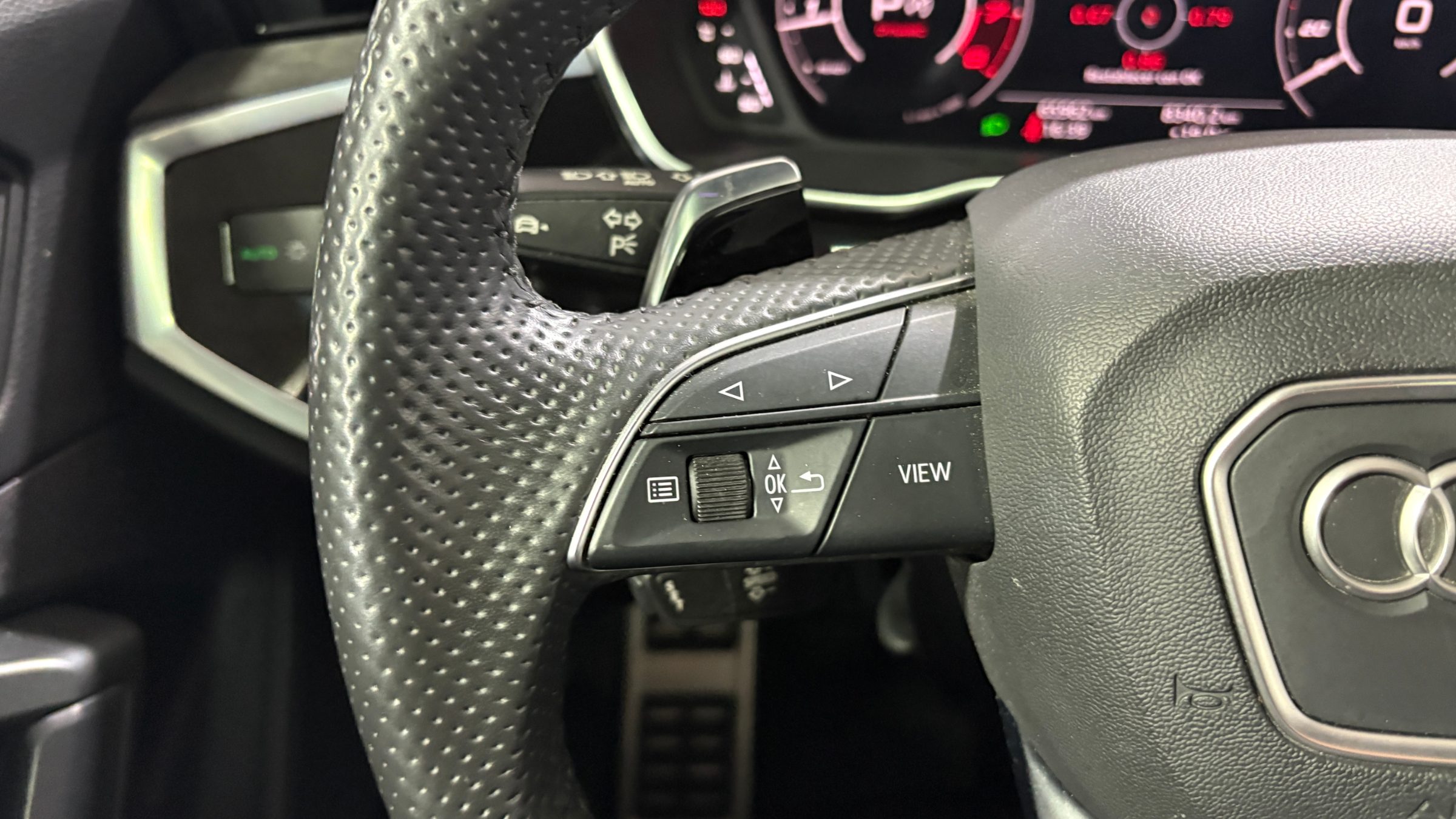 Audi Rsq3 — foto 14 de 23
