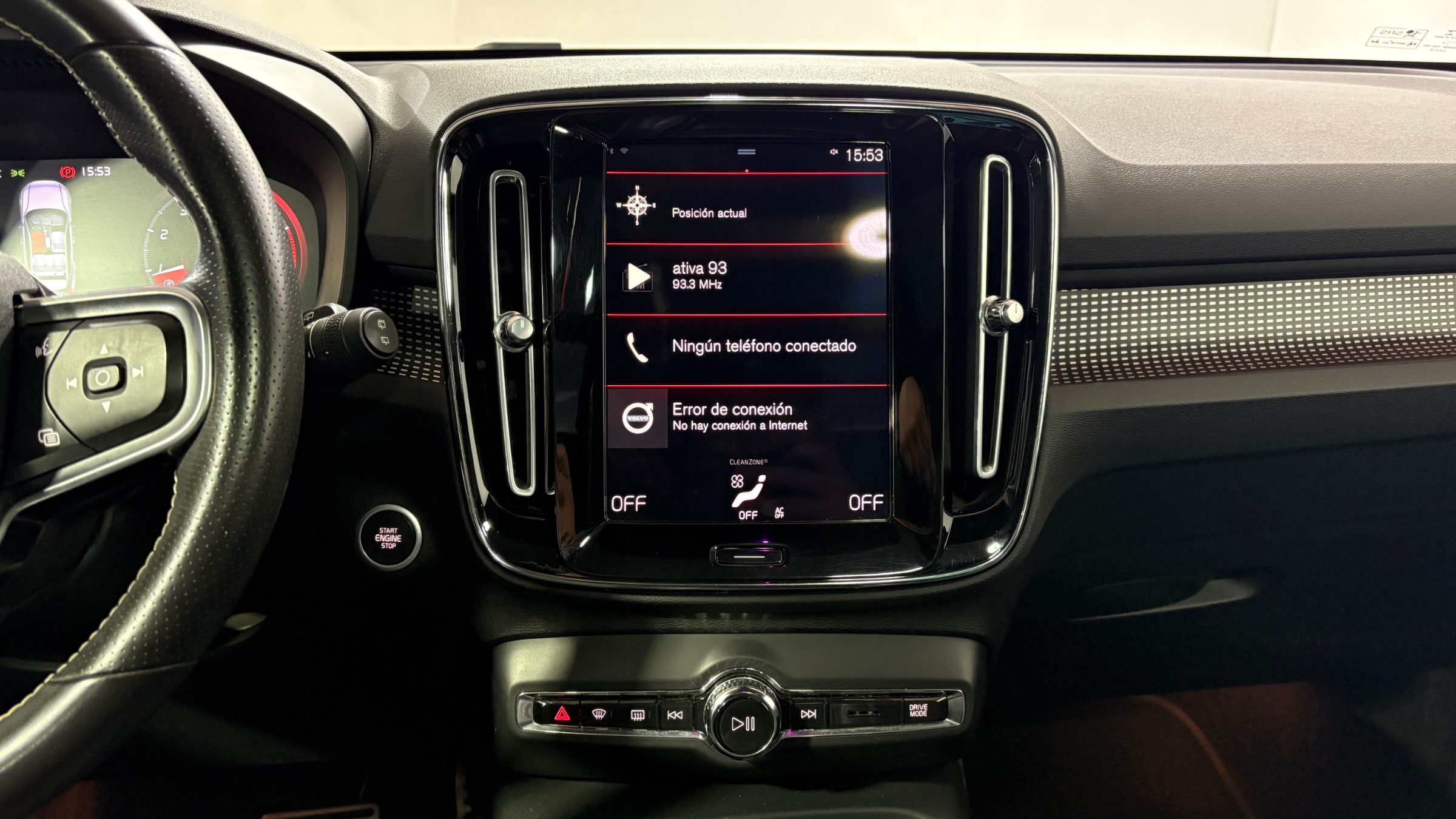 Volvo XC40 — foto 17 de 22