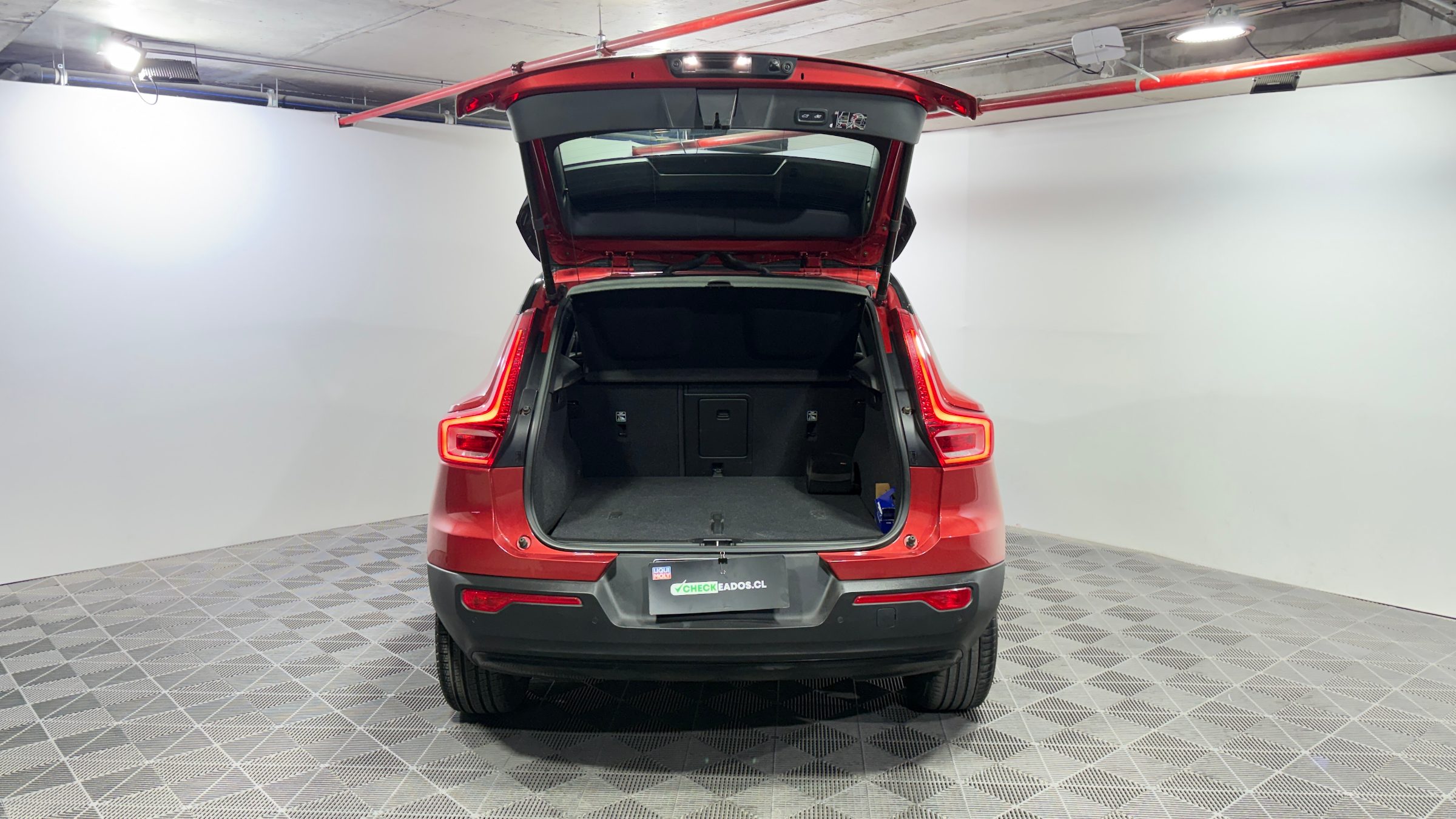 Volvo XC40 — foto 9 de 22
