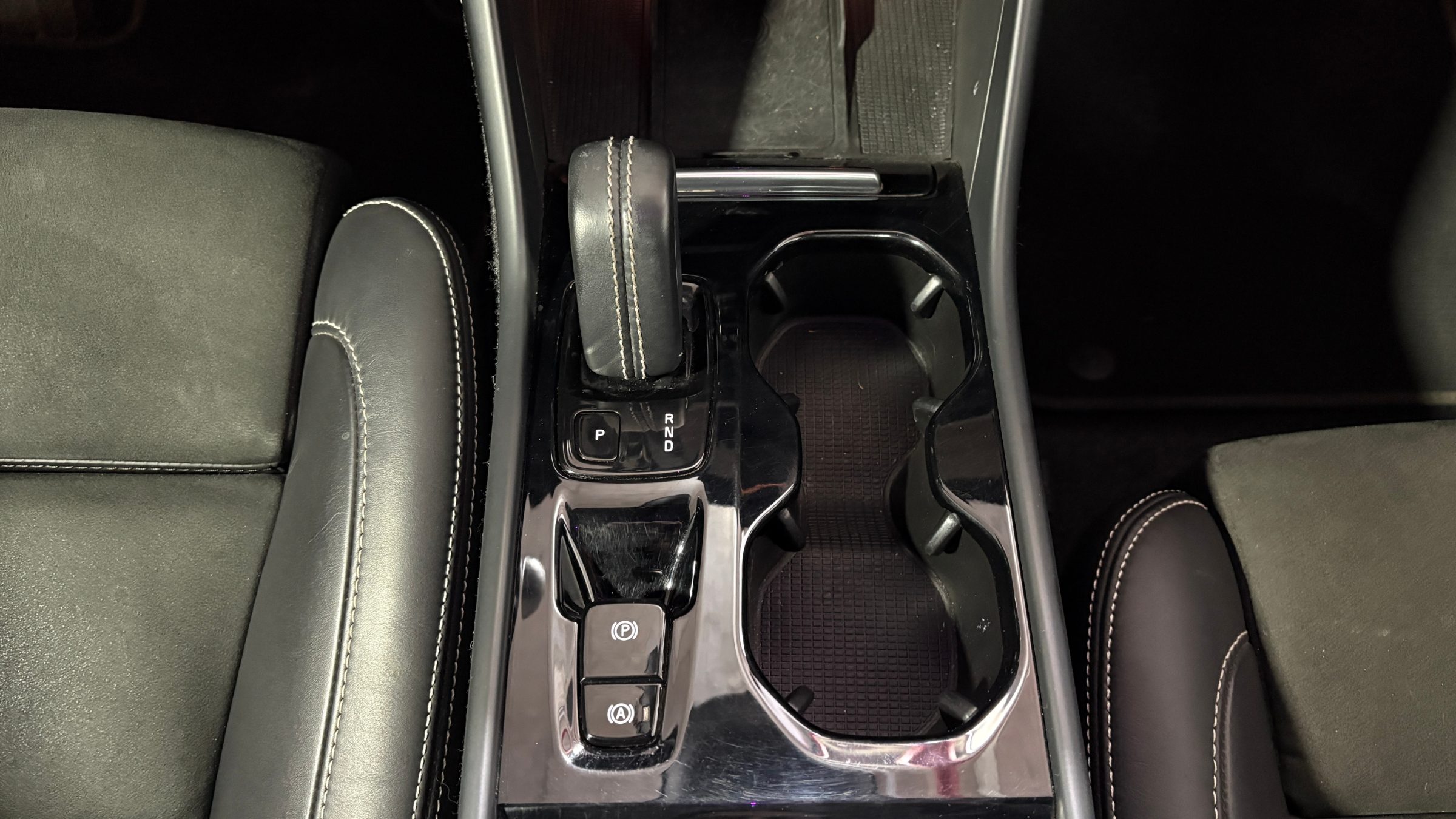 Volvo XC40 — foto 16 de 22