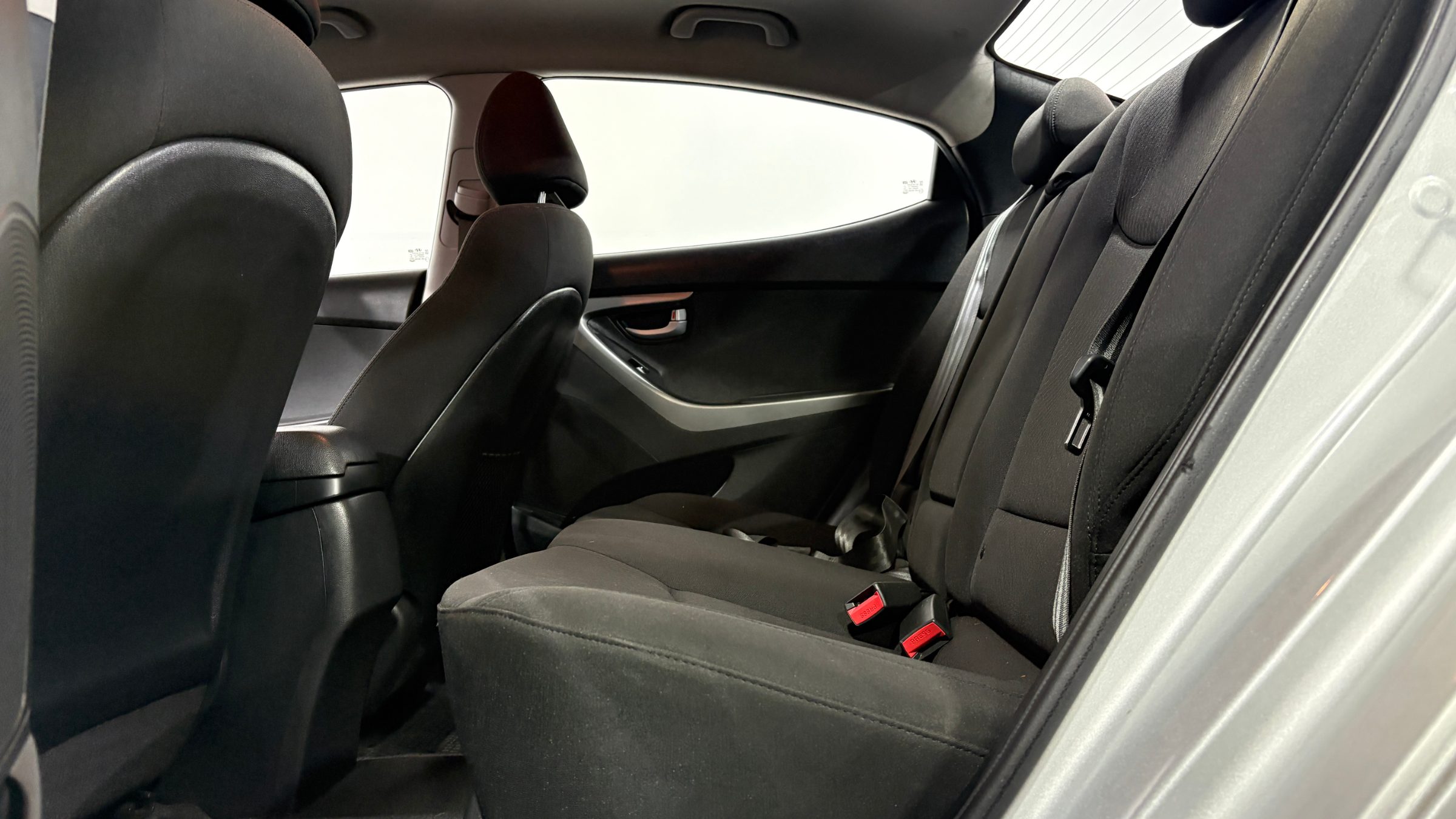 Hyundai Elantra — foto 11 de 22
