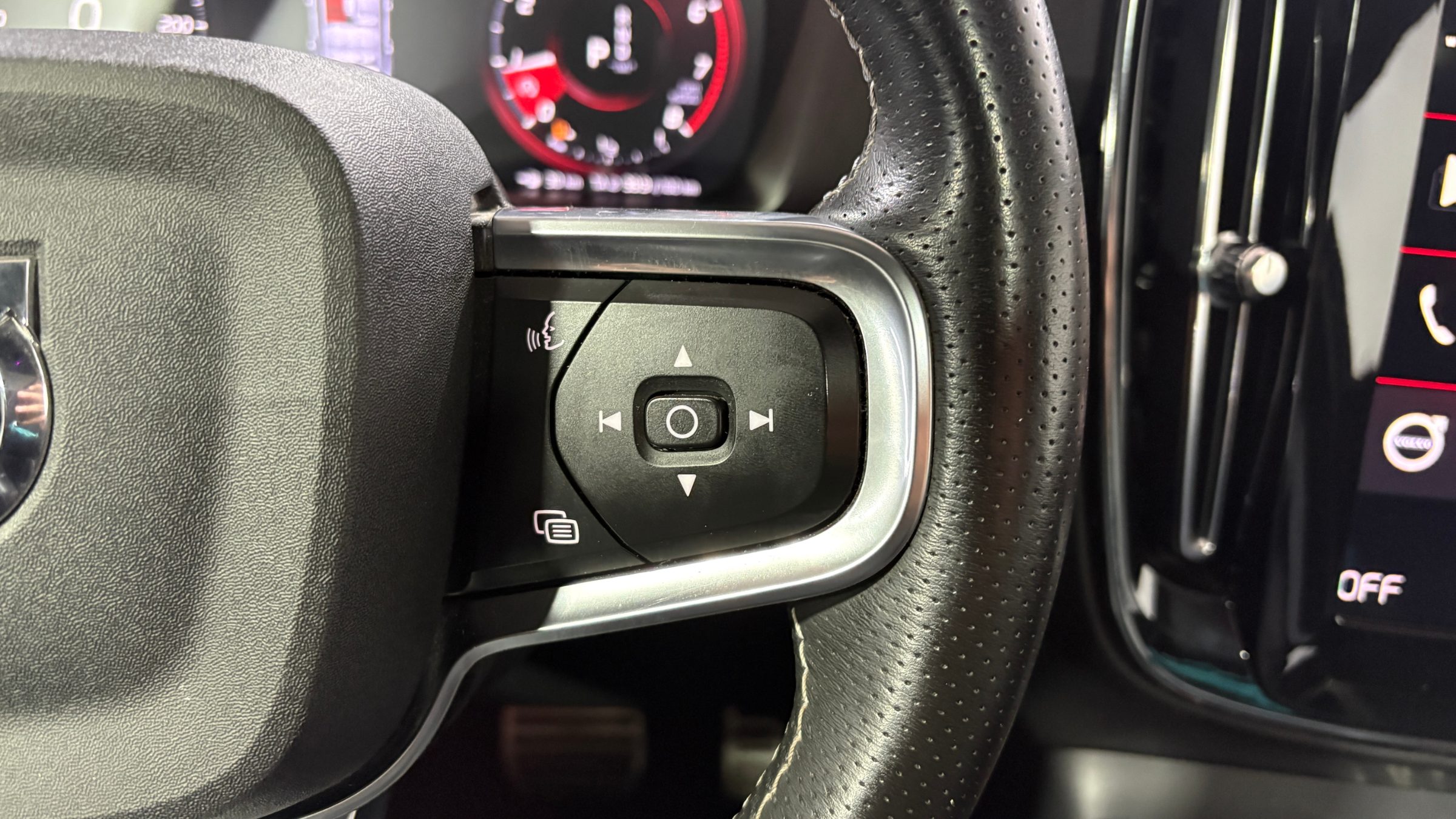 Volvo XC40 — foto 15 de 22
