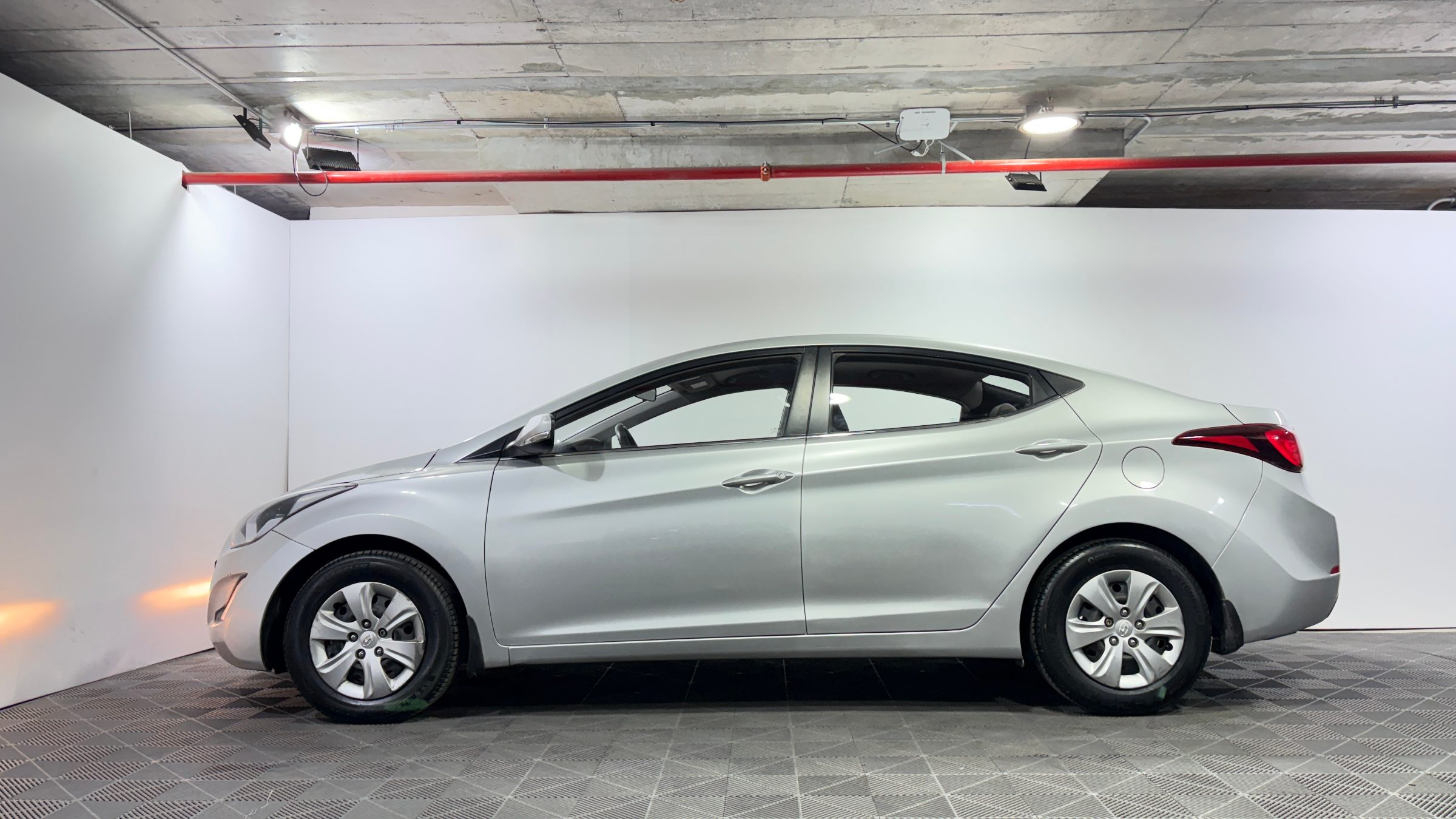 Hyundai Elantra — foto 4 de 22