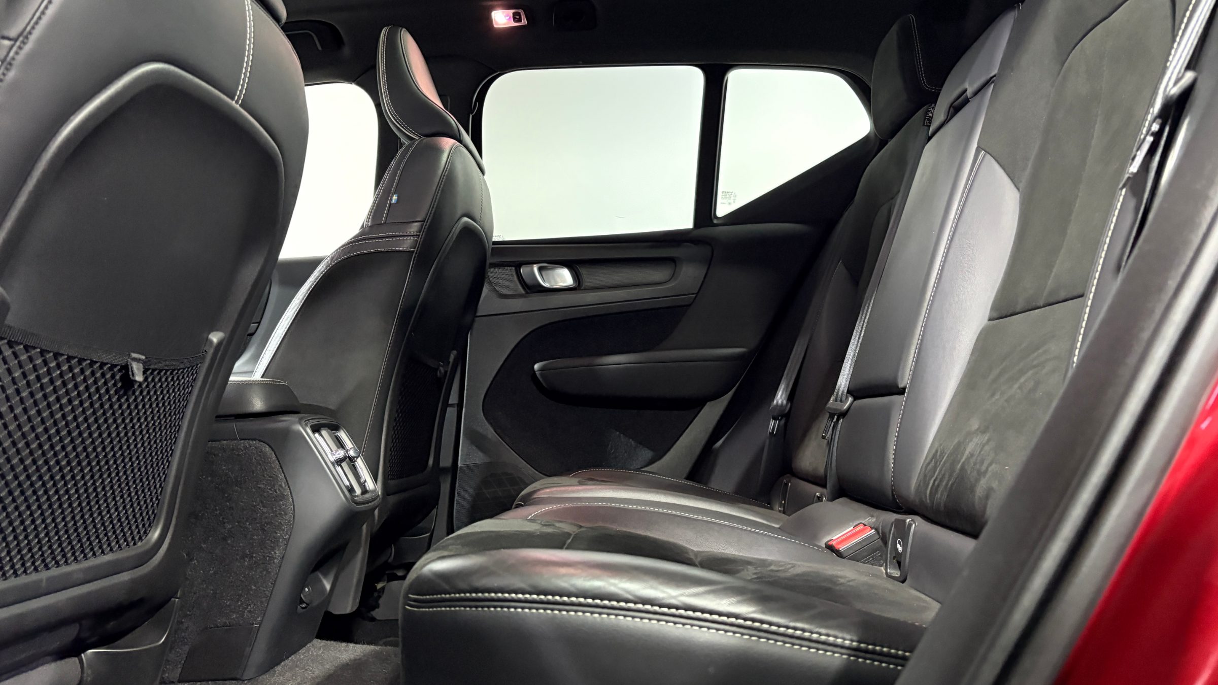 Volvo XC40 — foto 11 de 22