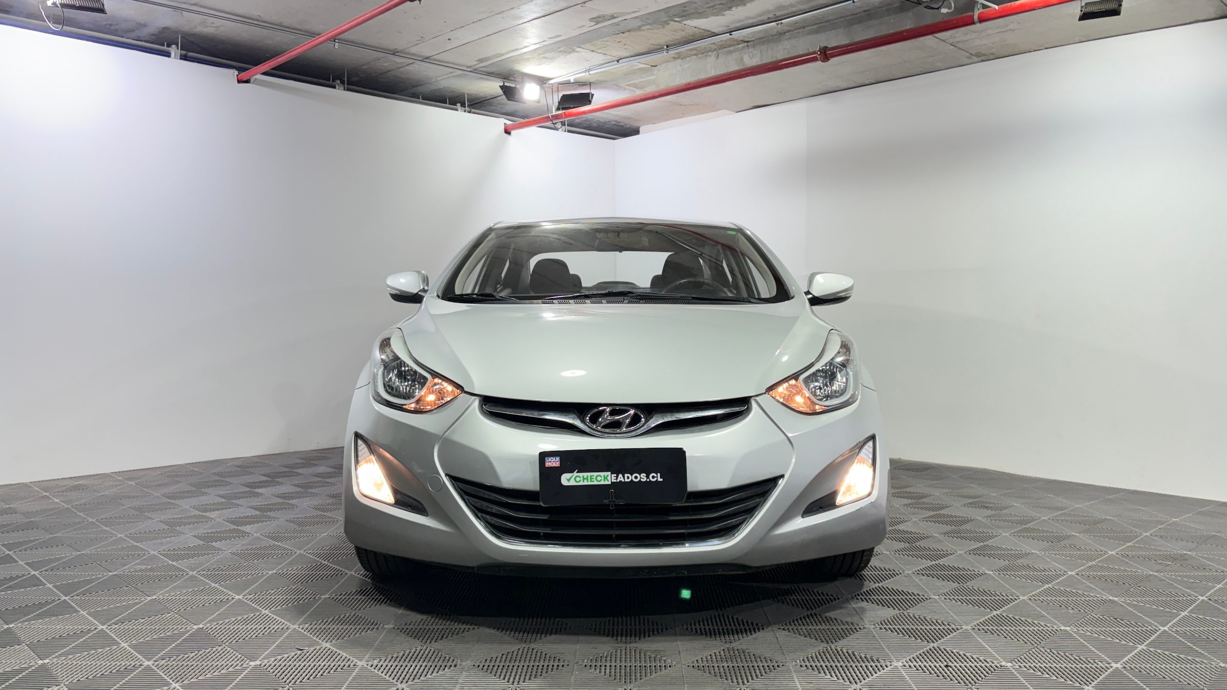 Hyundai Elantra — foto 2 de 22
