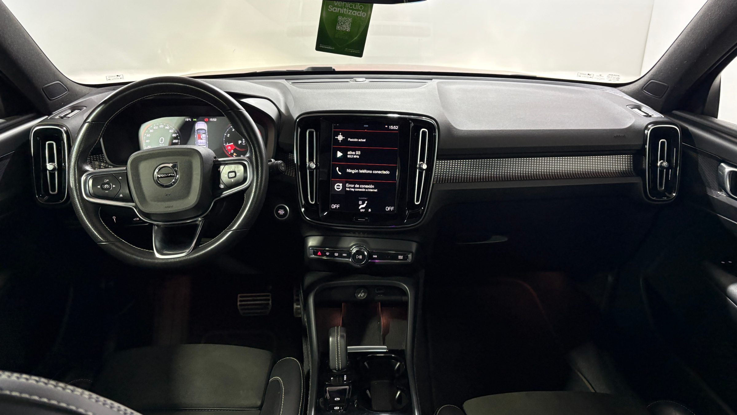 Volvo XC40 — foto 12 de 22