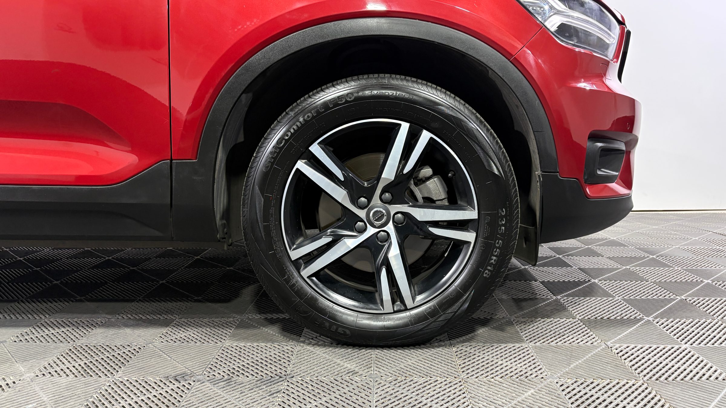 Volvo XC40 — foto 20 de 22