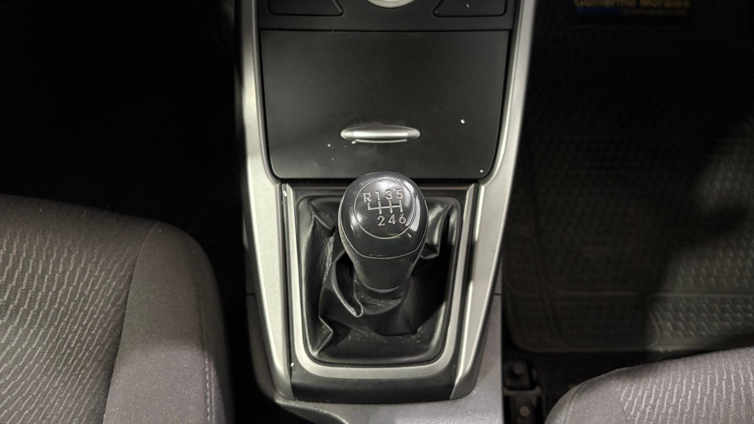 Hyundai Elantra — foto 16 de 22