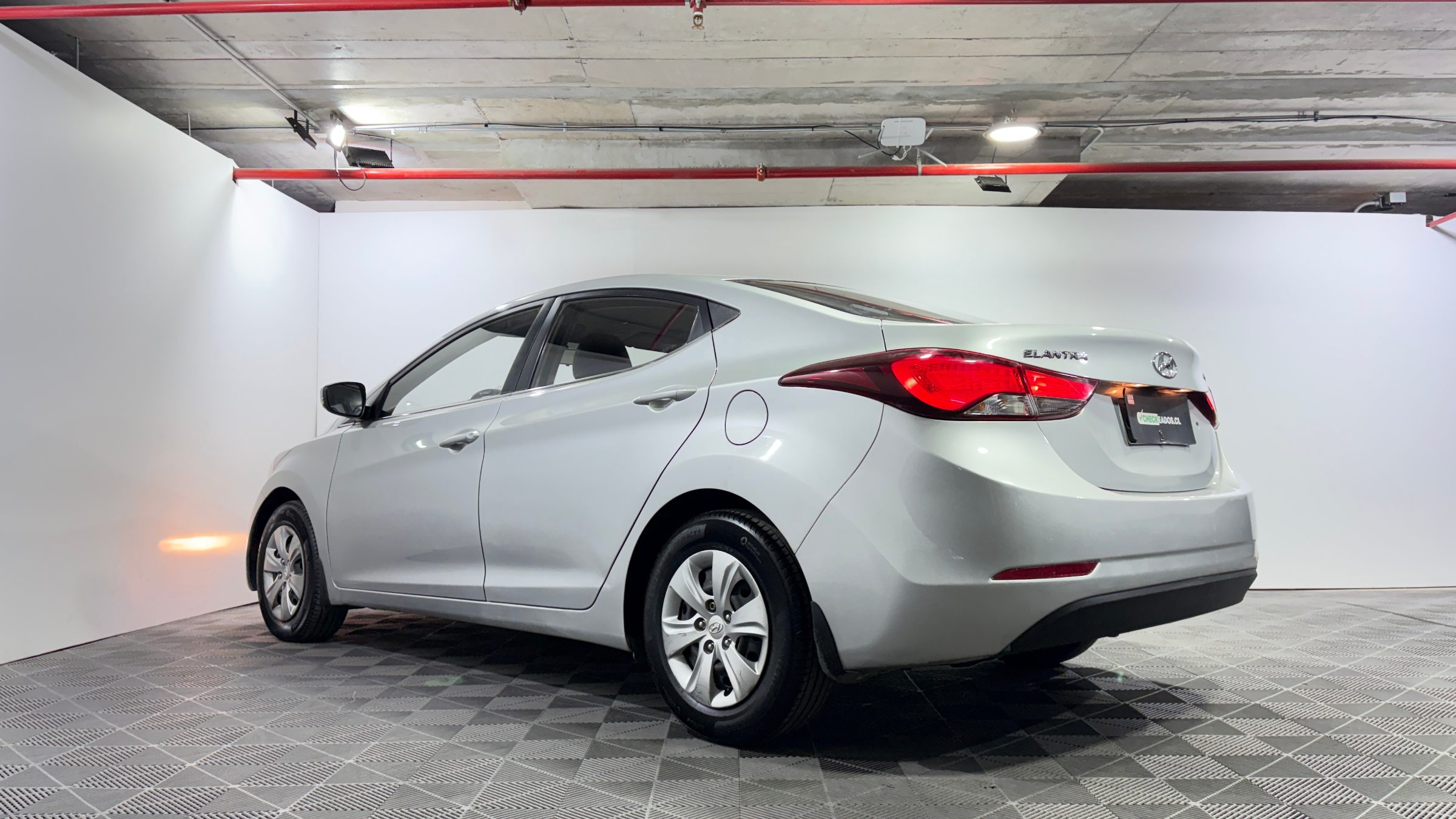 Hyundai Elantra — foto 5 de 22