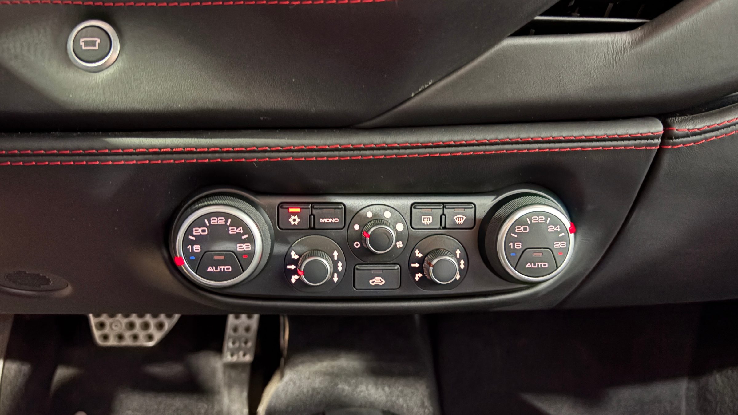 Ferrari 488 — foto 16 de 25