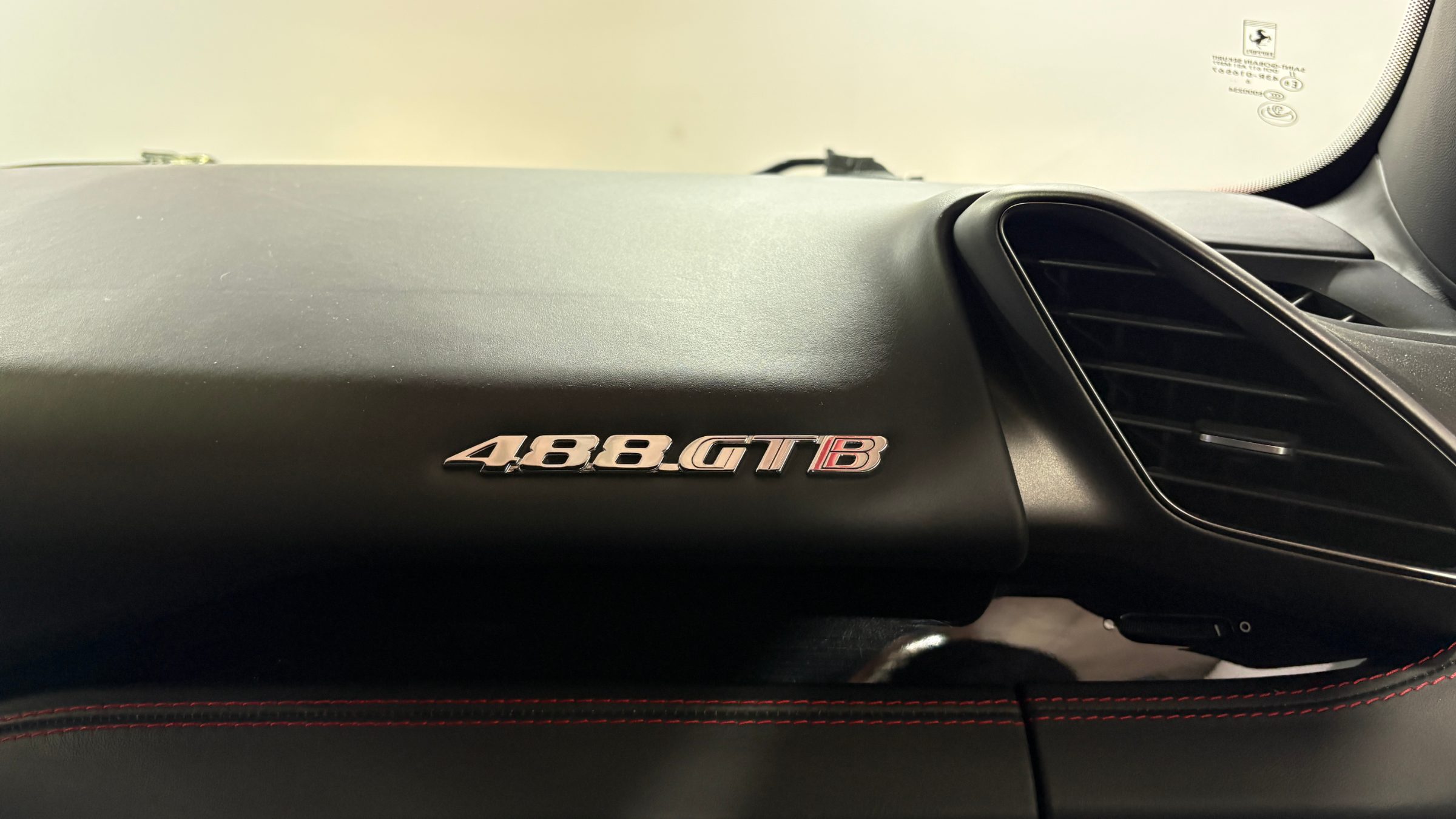 Ferrari 488 — foto 19 de 25