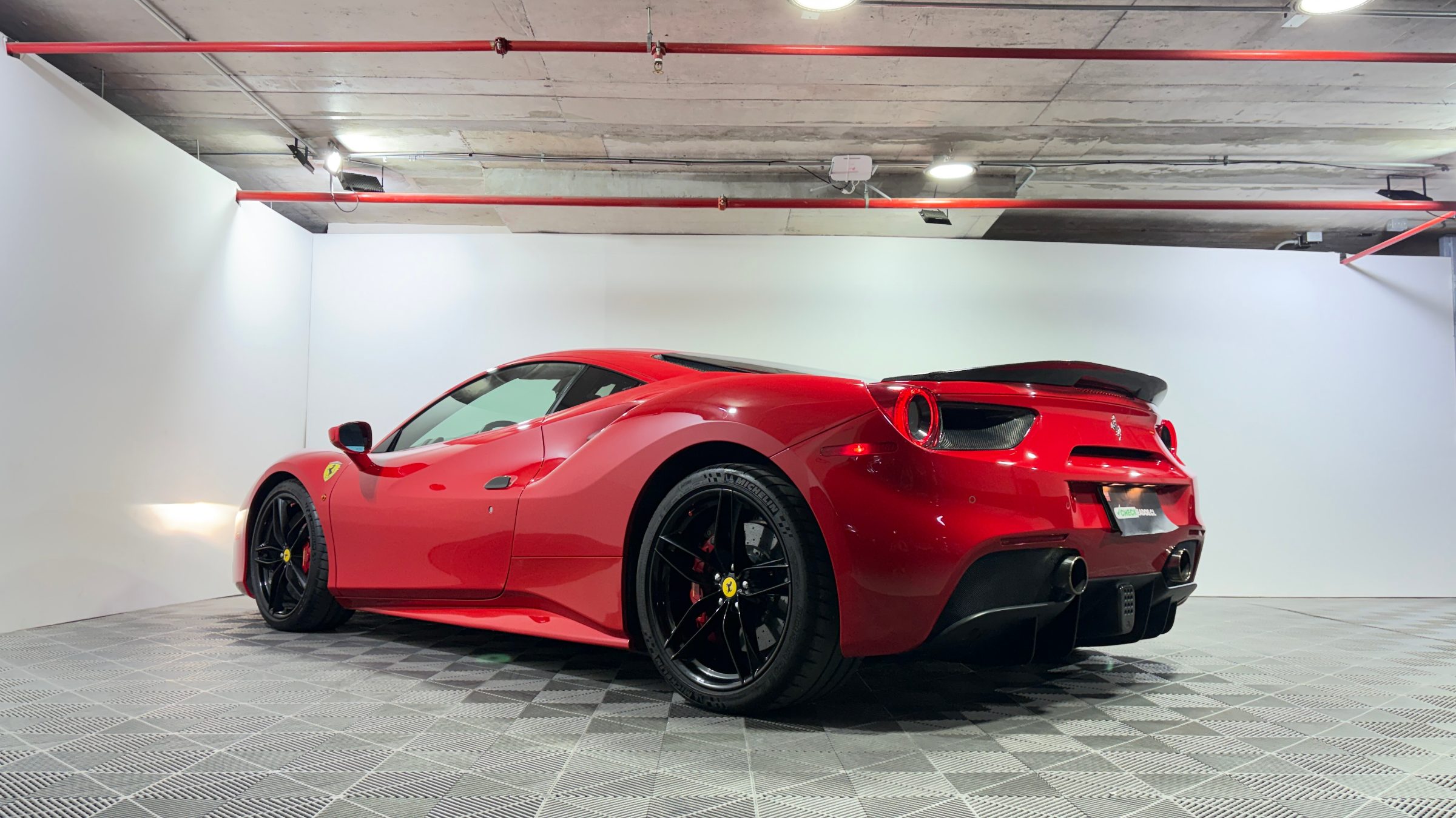 Ferrari 488 — foto 5 de 25